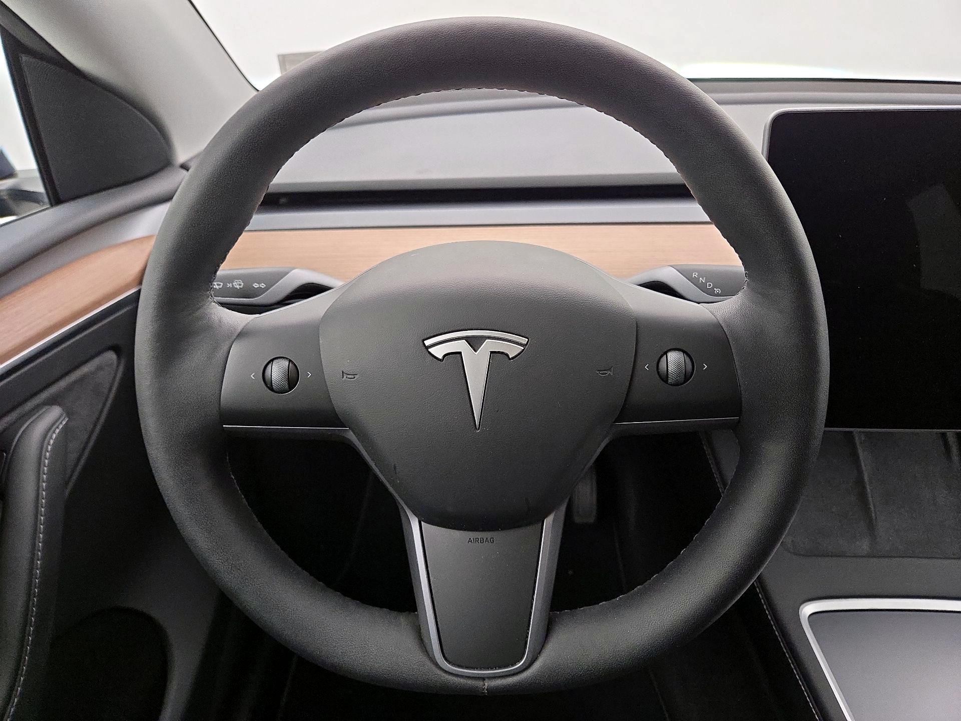Thumbnail: 2023 Tesla Model Y - 10