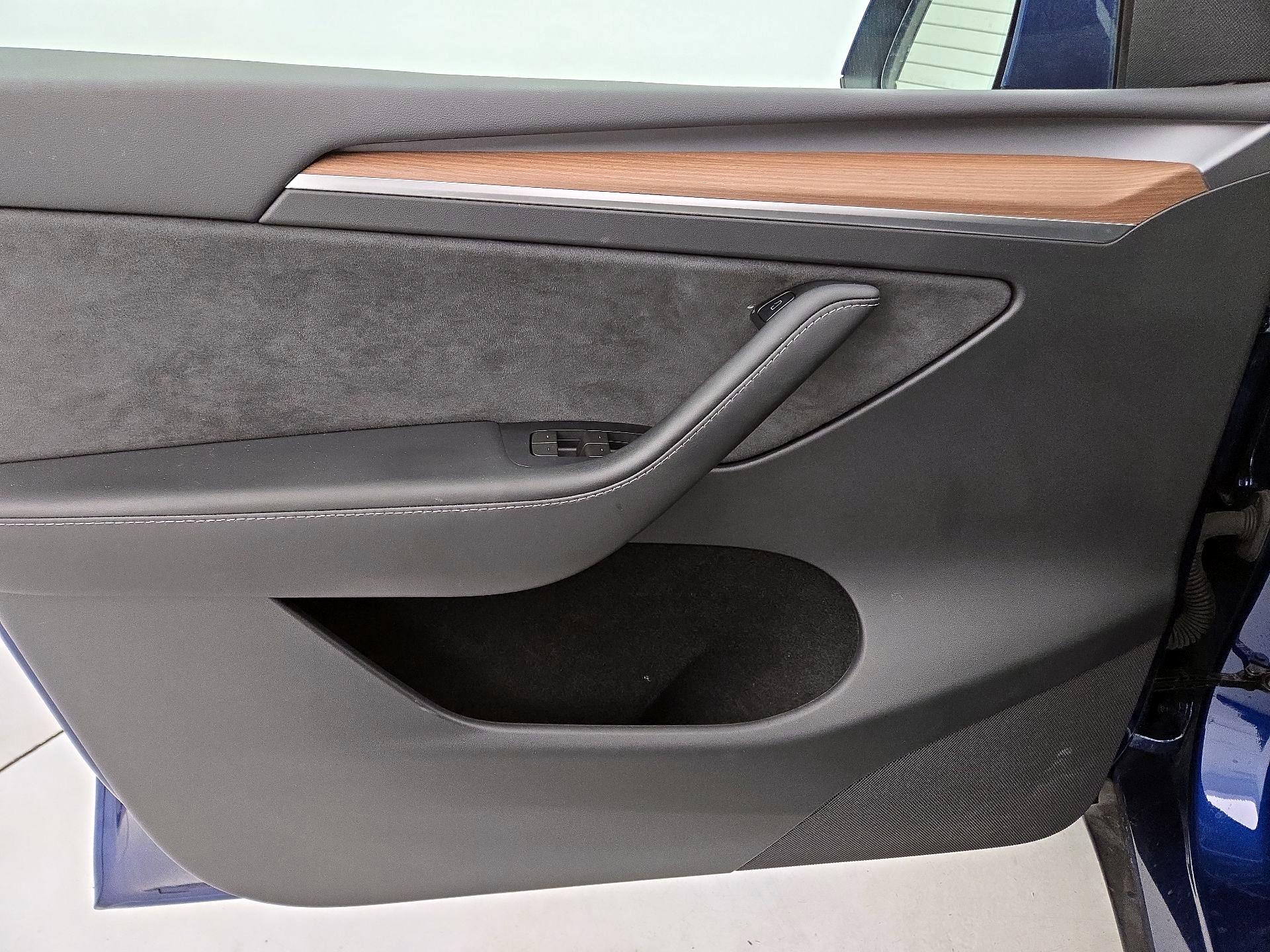 Thumbnail: 2023 Tesla Model Y - 12