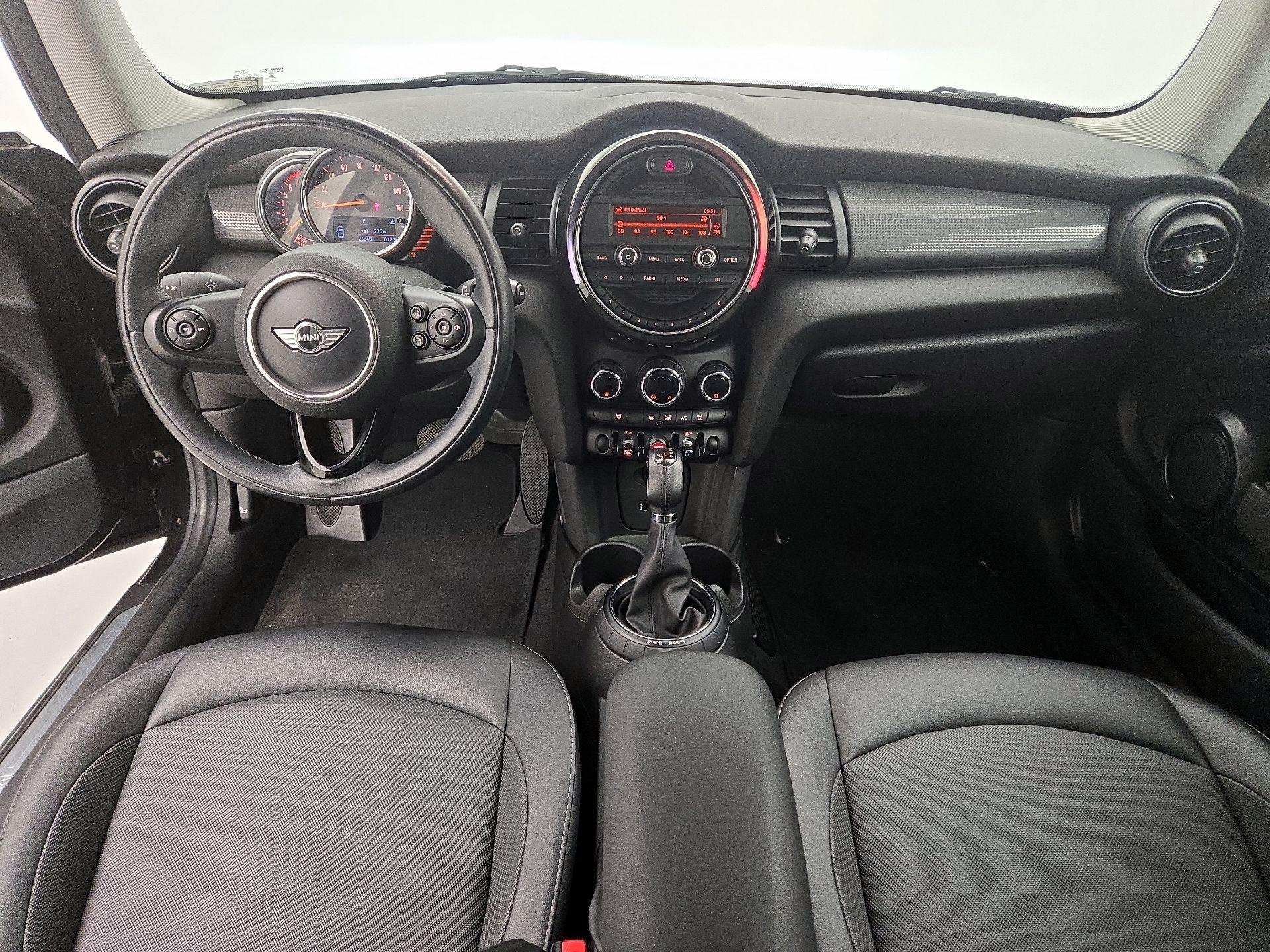 Thumbnail: 2015 MINI Cooper Hardtop - 9