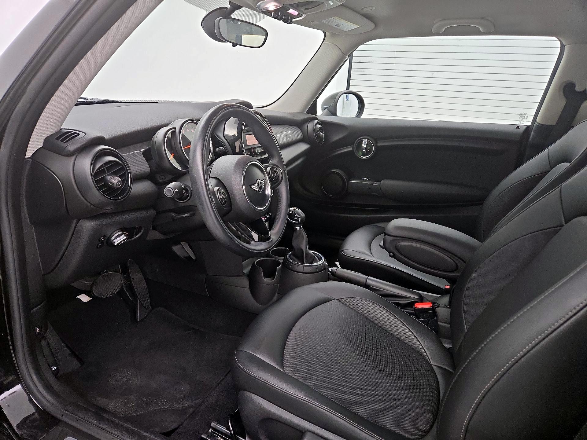 Thumbnail: 2015 MINI Cooper Hardtop - 11