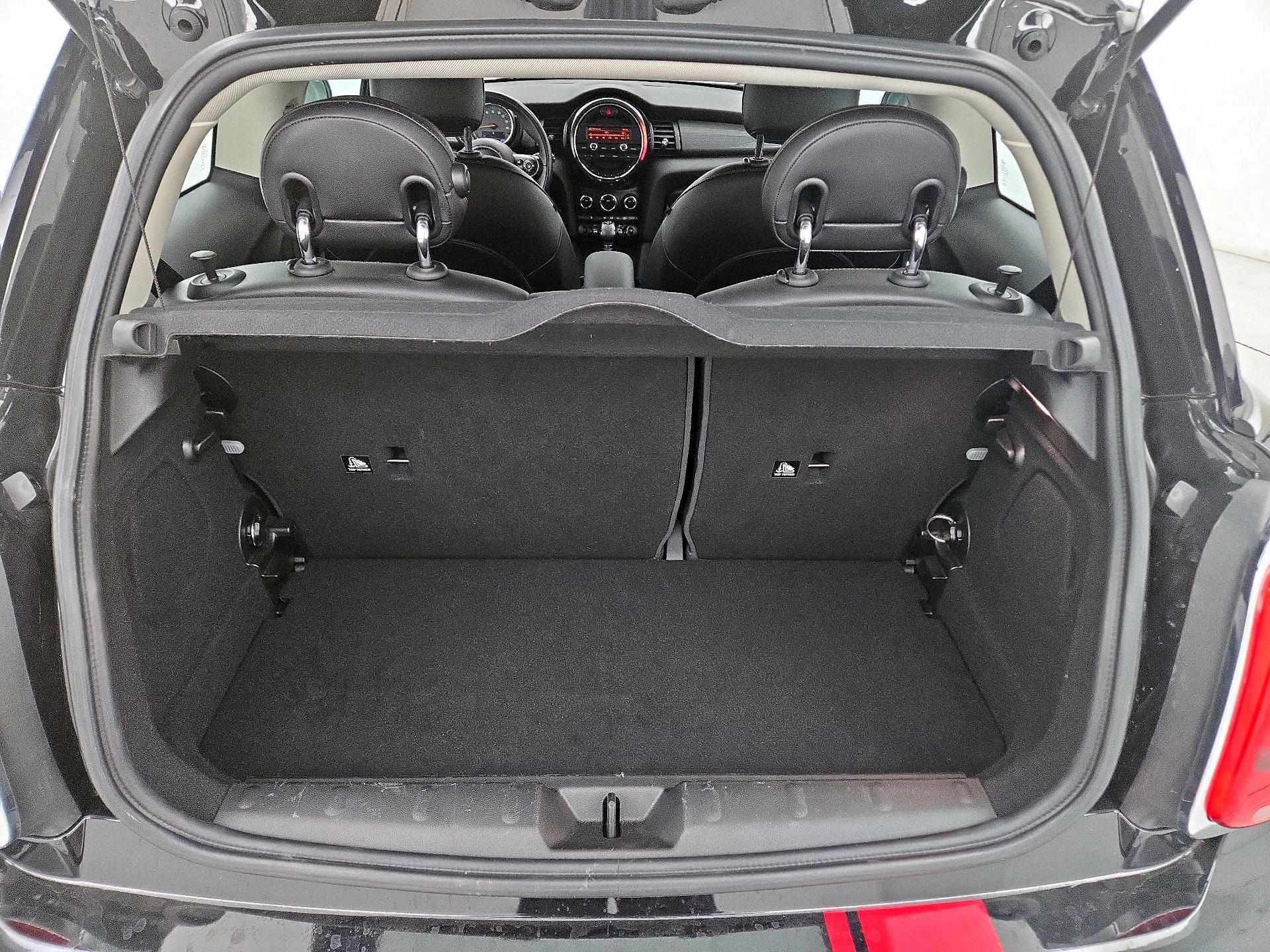 Thumbnail: 2015 MINI Cooper Hardtop - 17