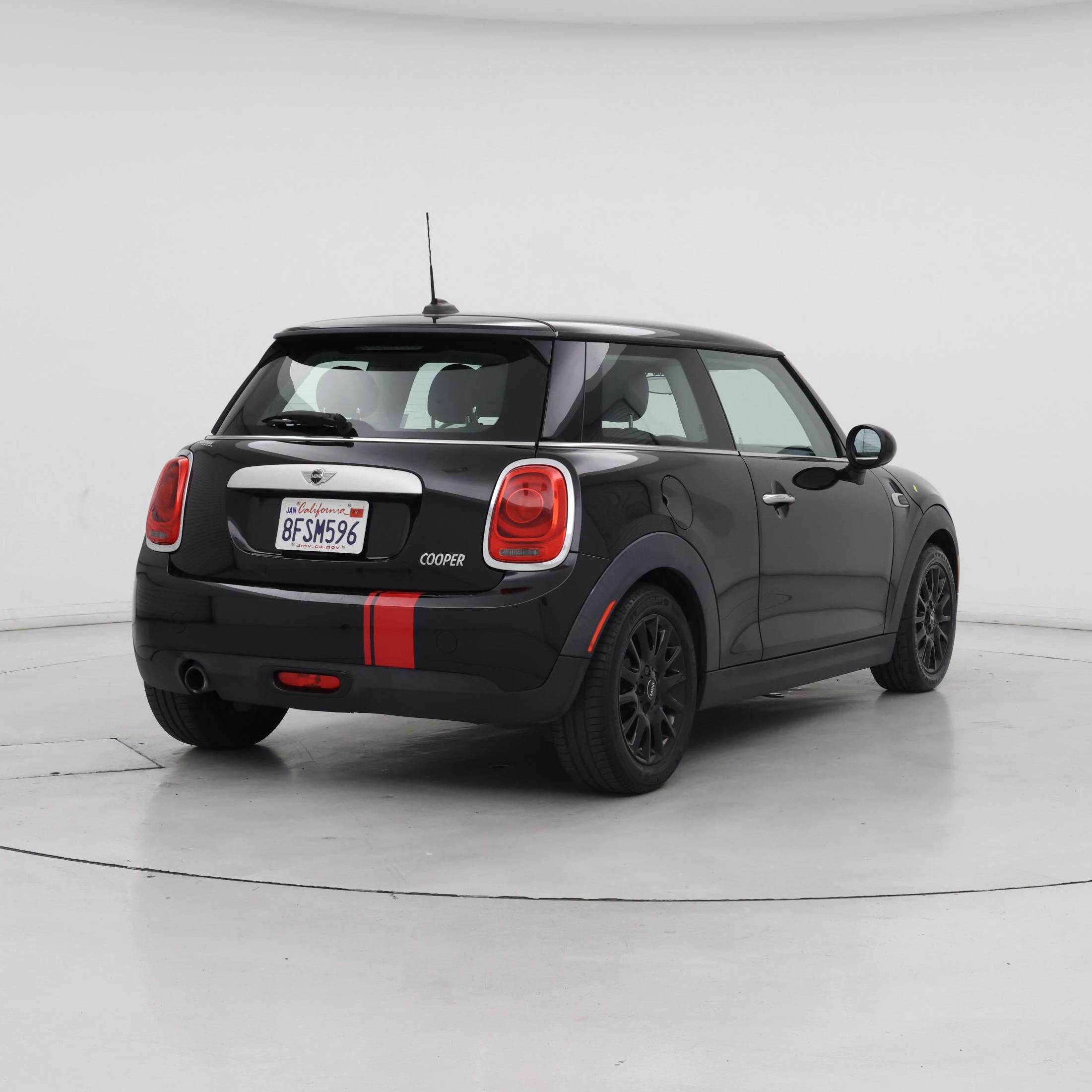 Thumbnail: 2015 MINI Cooper Hardtop - 8