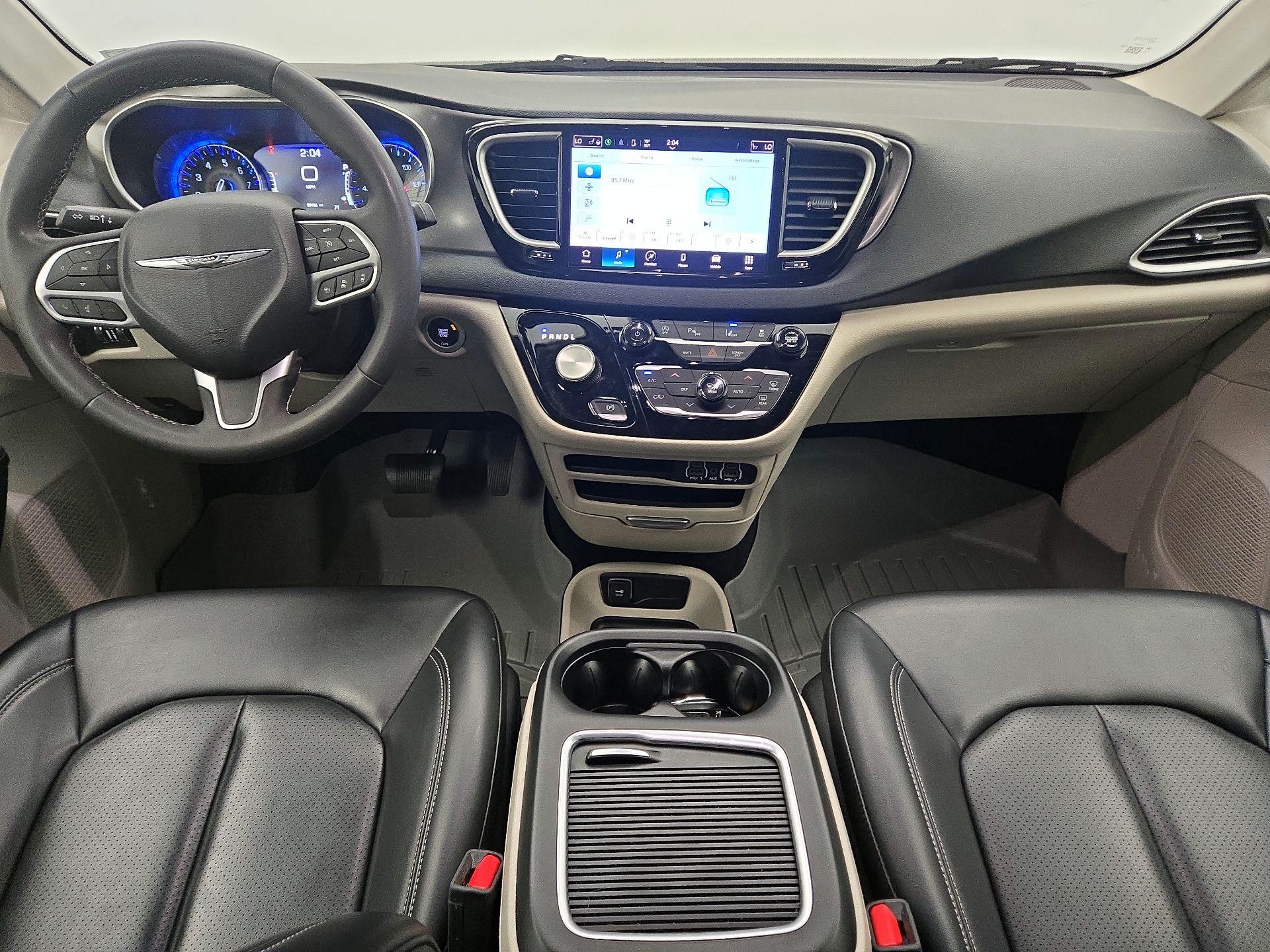 Thumbnail: 2023 Chrysler Pacifica - 9