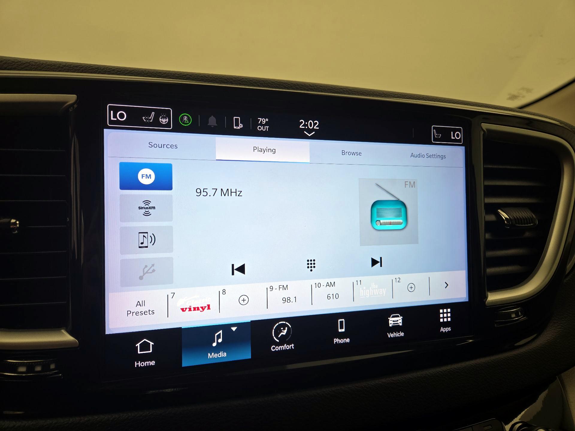 Thumbnail: 2023 Chrysler Pacifica - 15