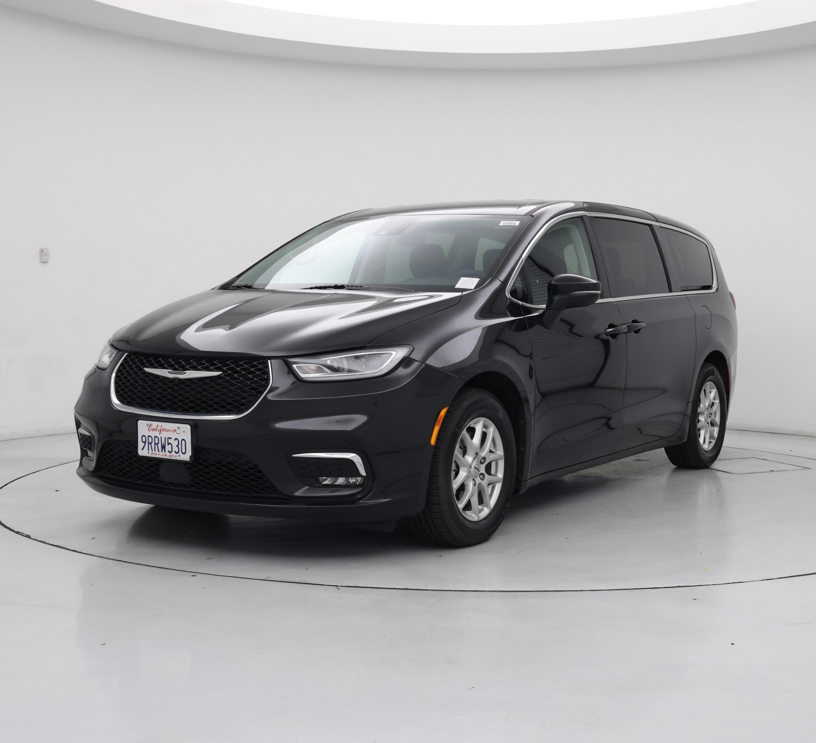 Thumbnail: 2023 Chrysler Pacifica - 4