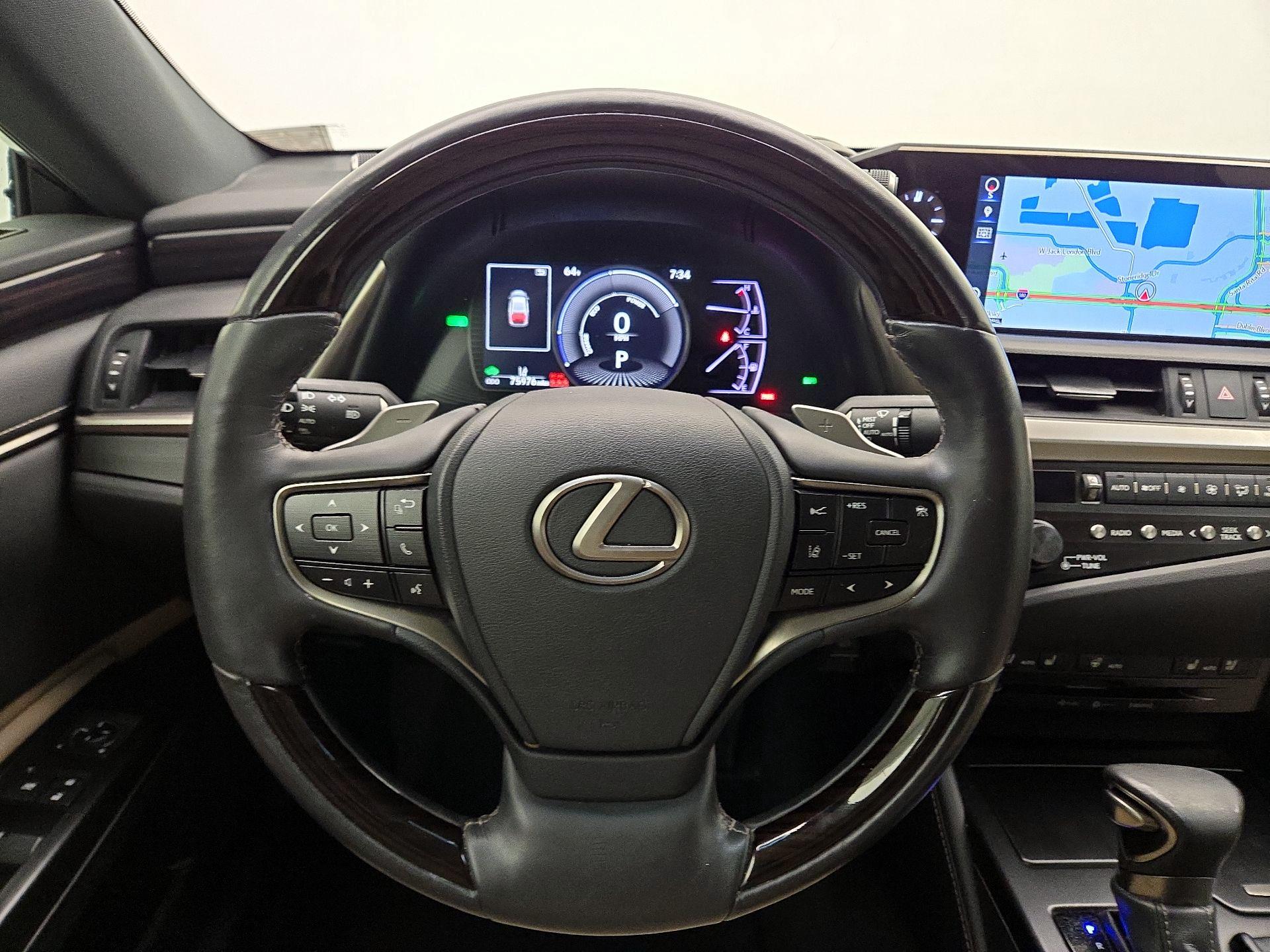 Thumbnail: 2019 Lexus ES - 10