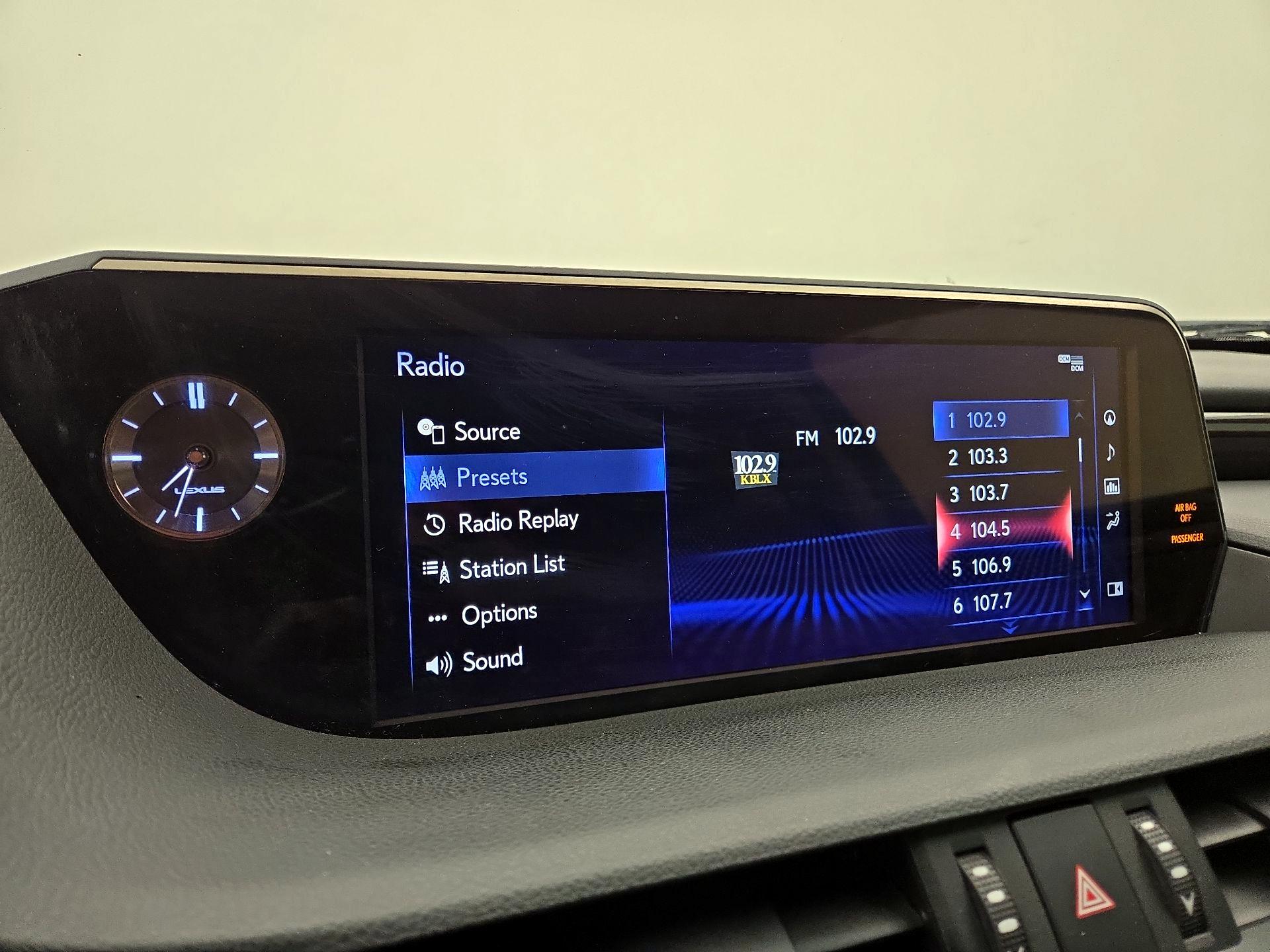 Thumbnail: 2019 Lexus ES - 16