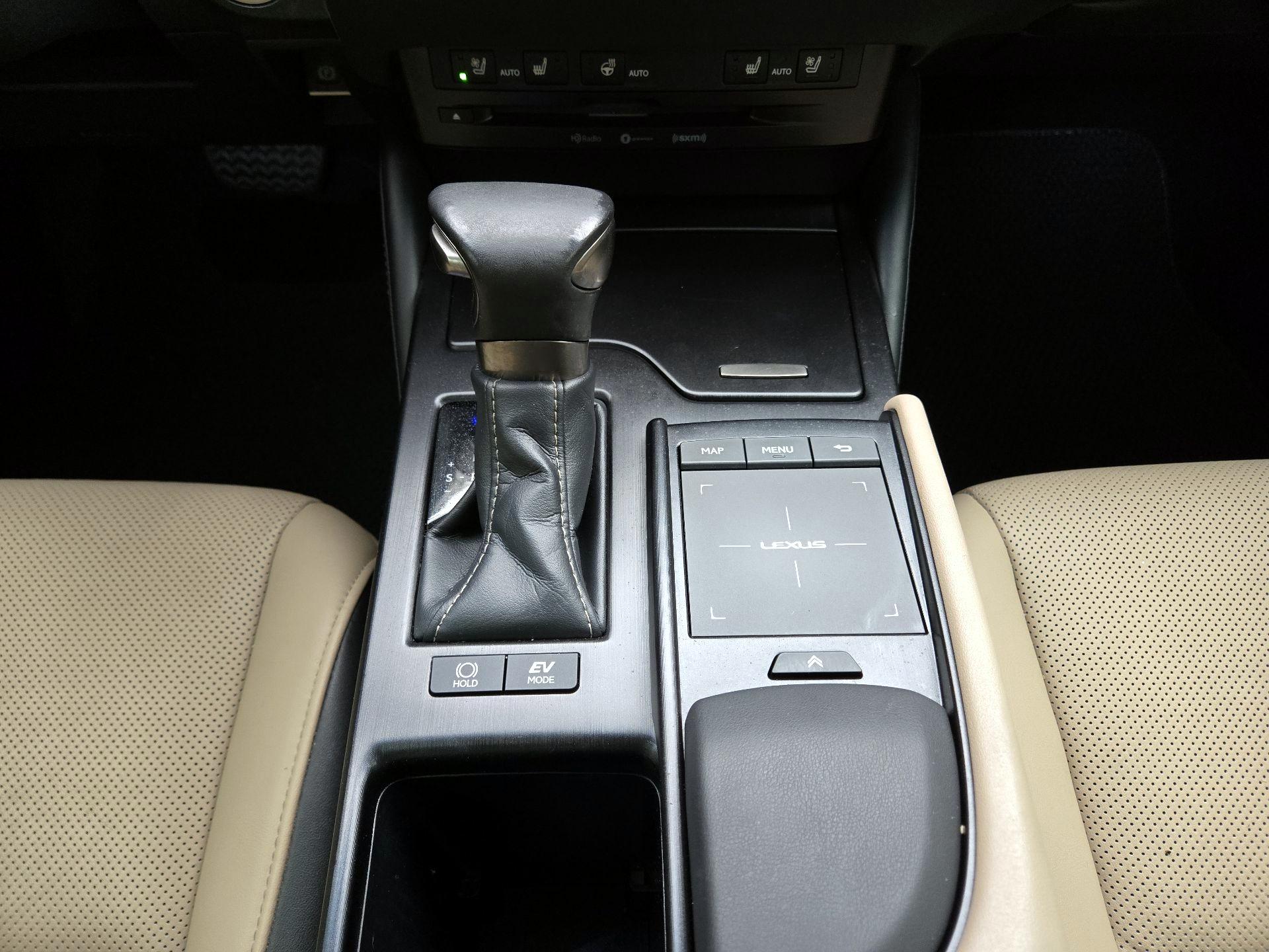 Thumbnail: 2019 Lexus ES - 18