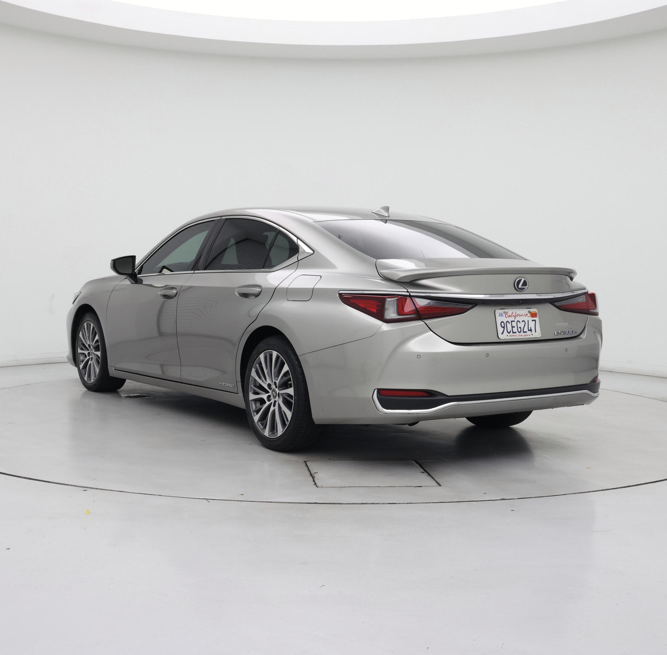 Thumbnail: 2019 Lexus ES - 2