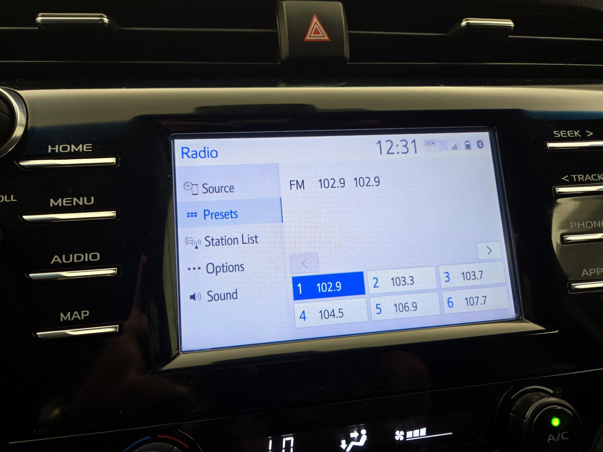 Thumbnail: 2019 Toyota Camry - 16