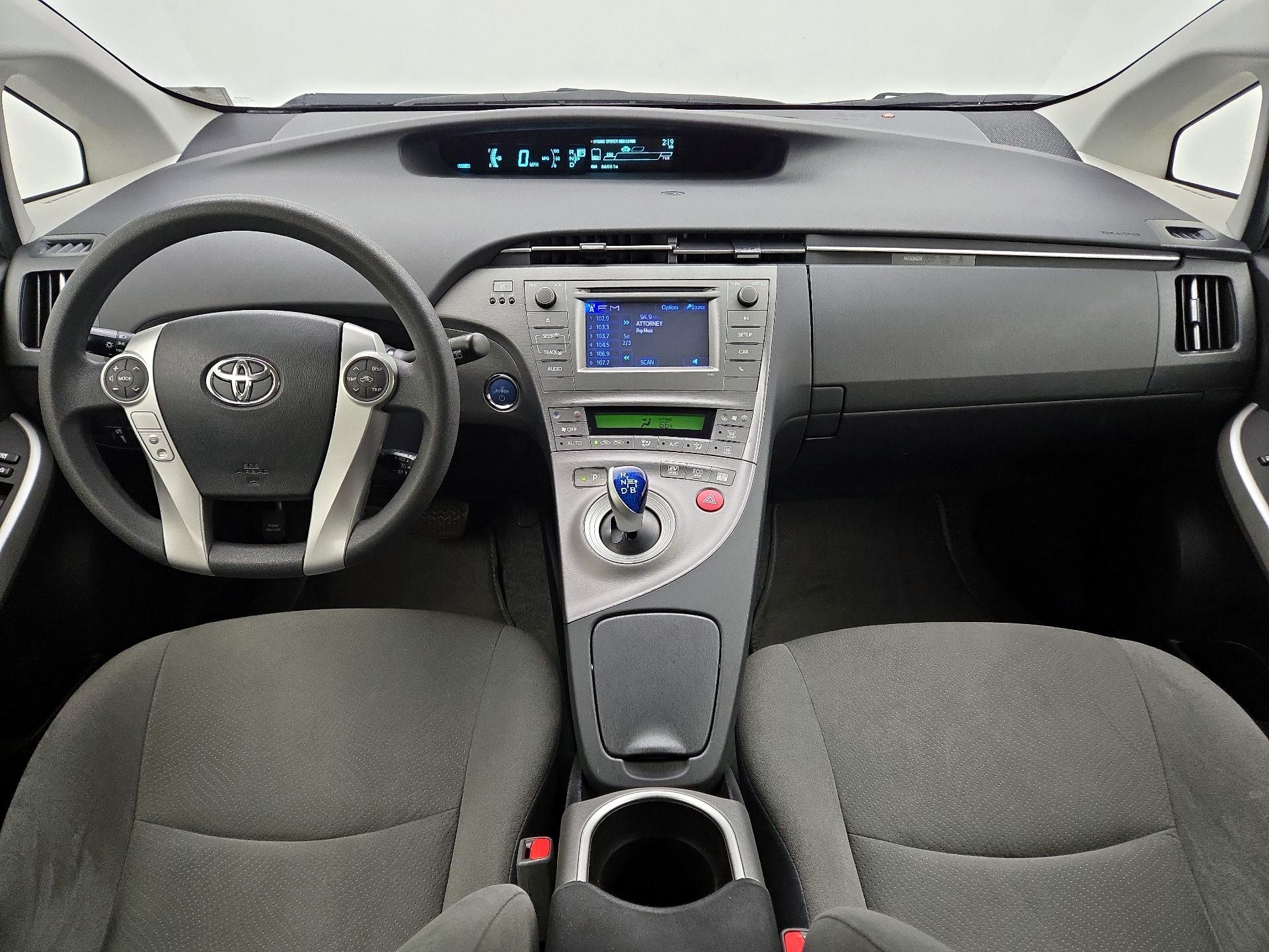Thumbnail: 2015 Toyota Prius - 9