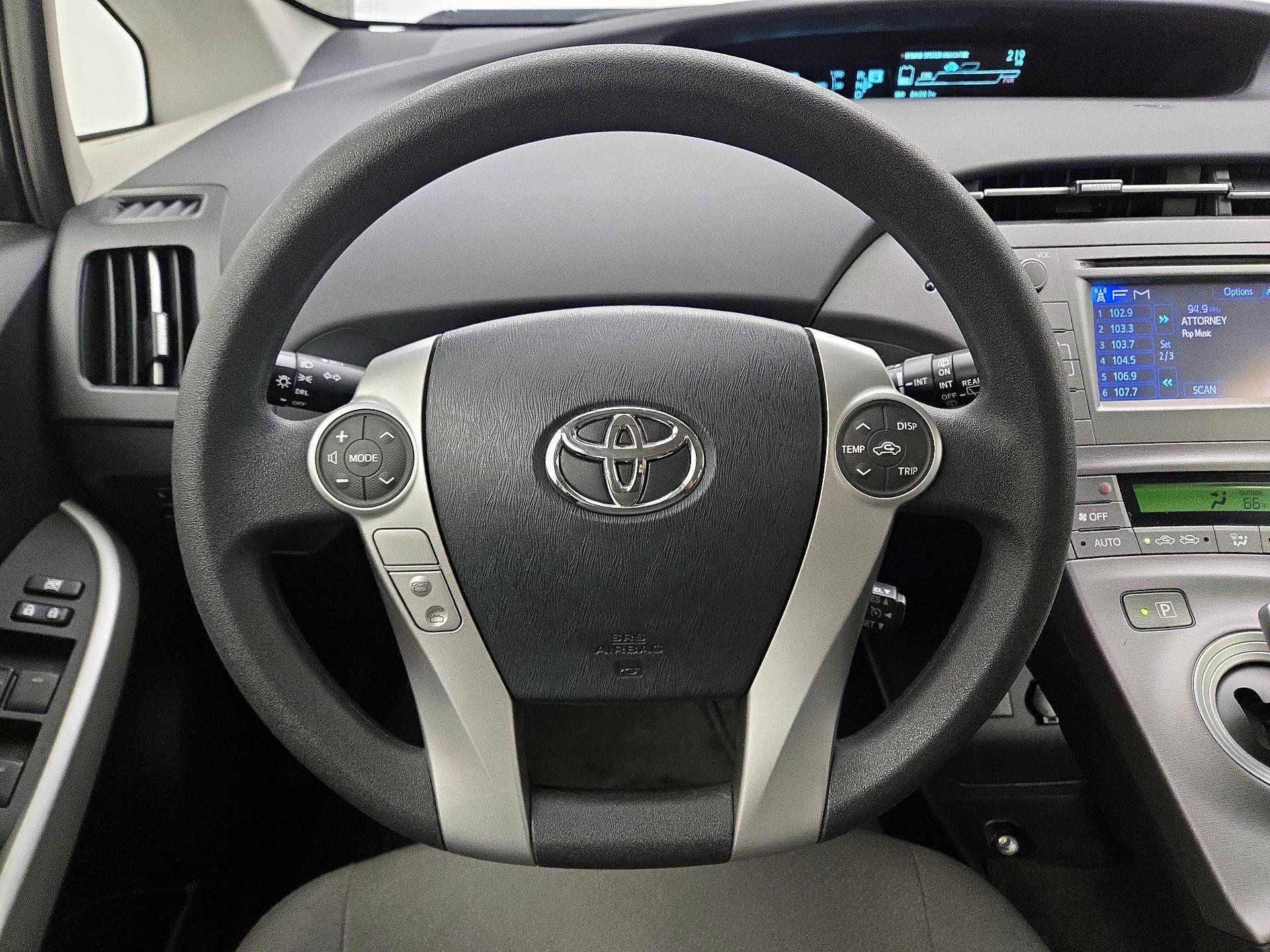 Thumbnail: 2015 Toyota Prius - 10