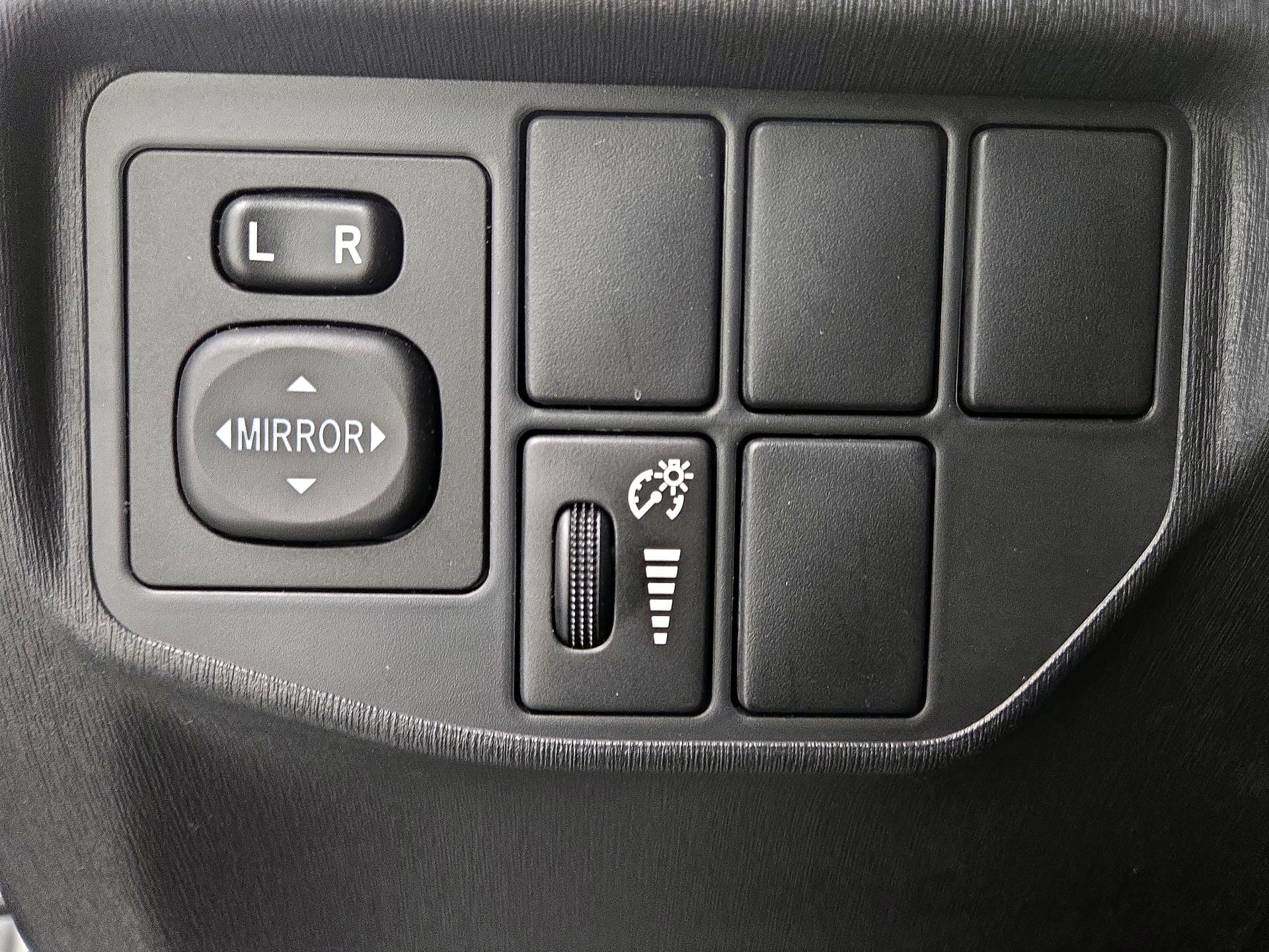 Thumbnail: 2015 Toyota Prius - 13