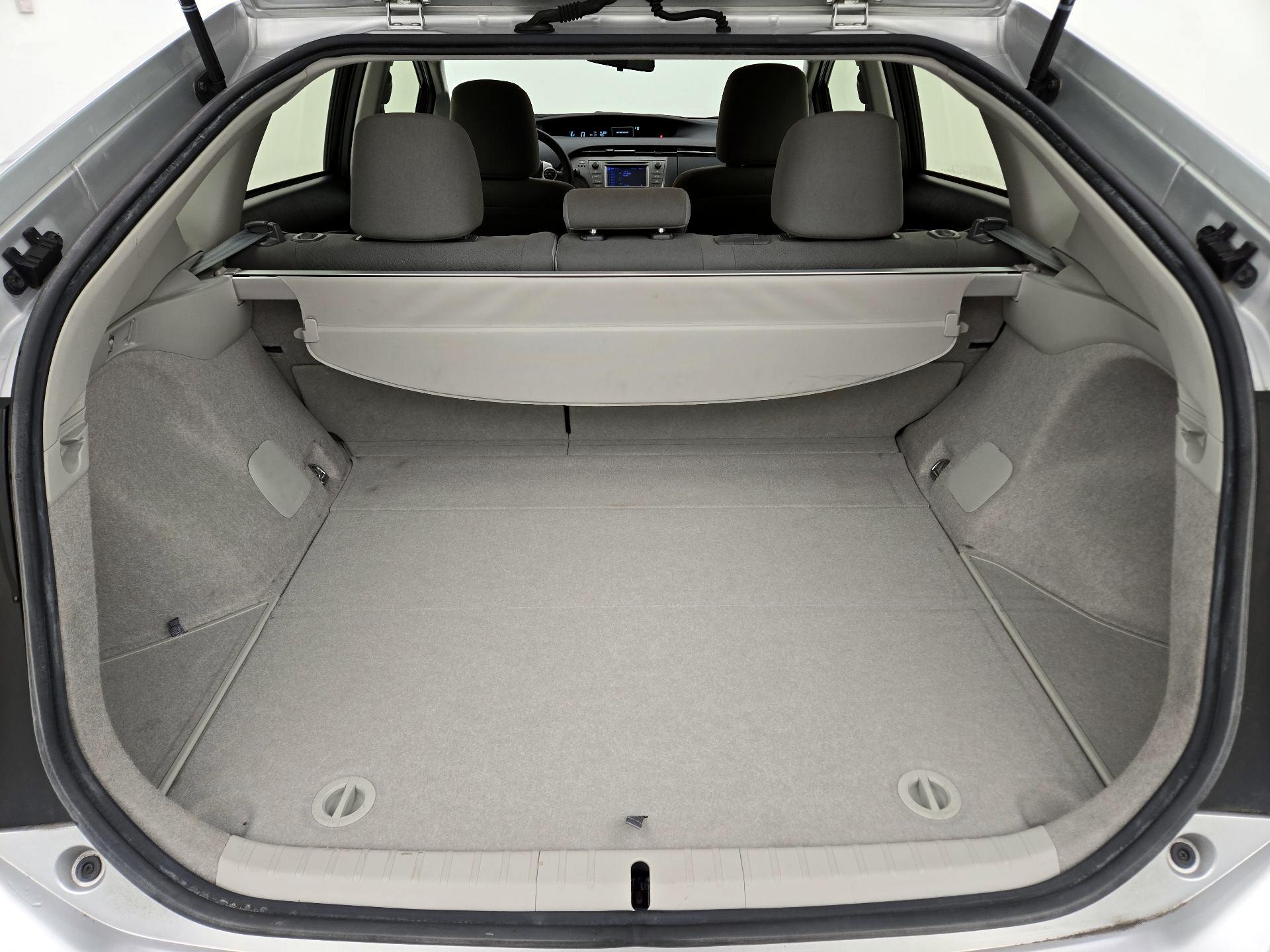 Thumbnail: 2015 Toyota Prius - 20