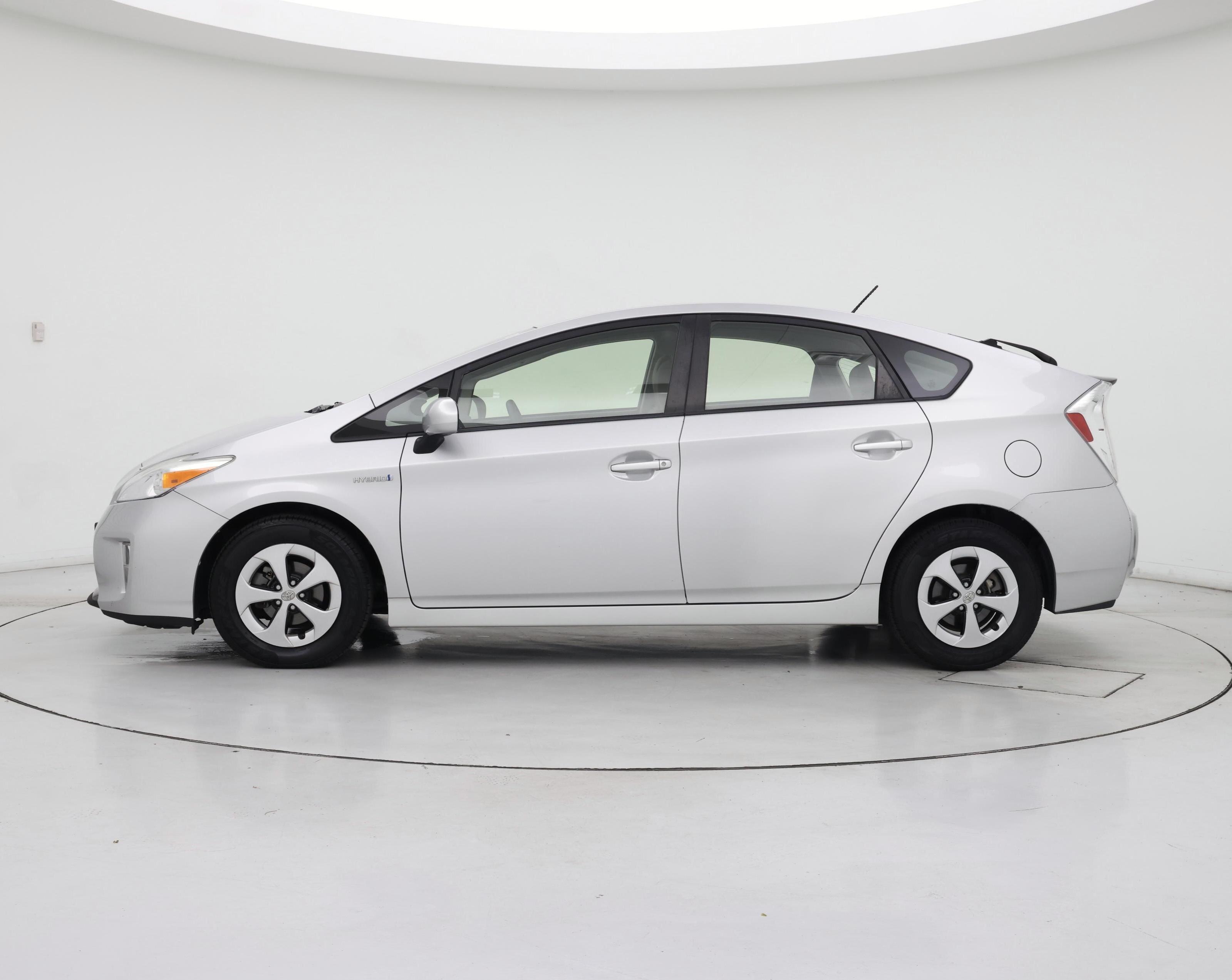 Thumbnail: 2015 Toyota Prius - 3