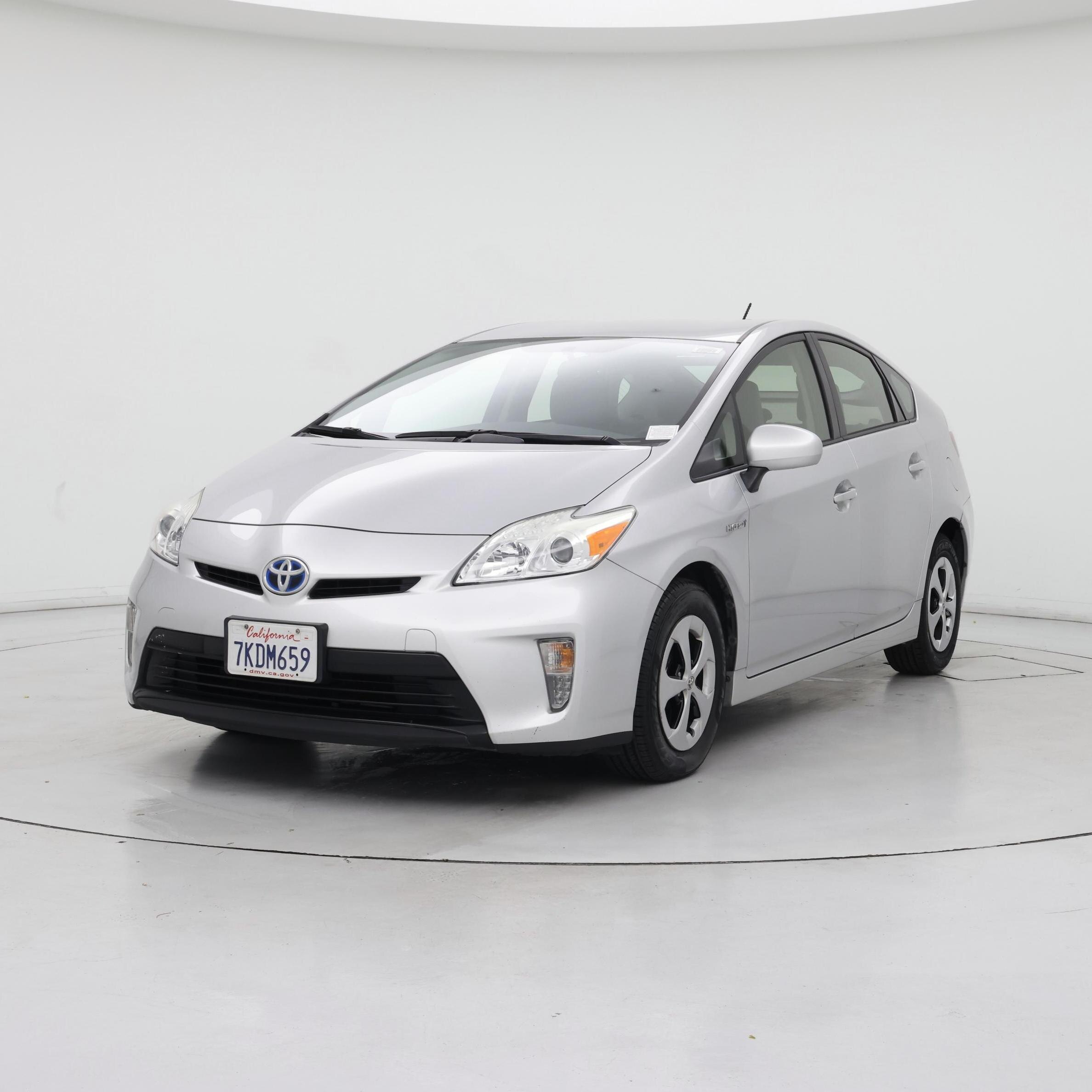Thumbnail: 2015 Toyota Prius - 4