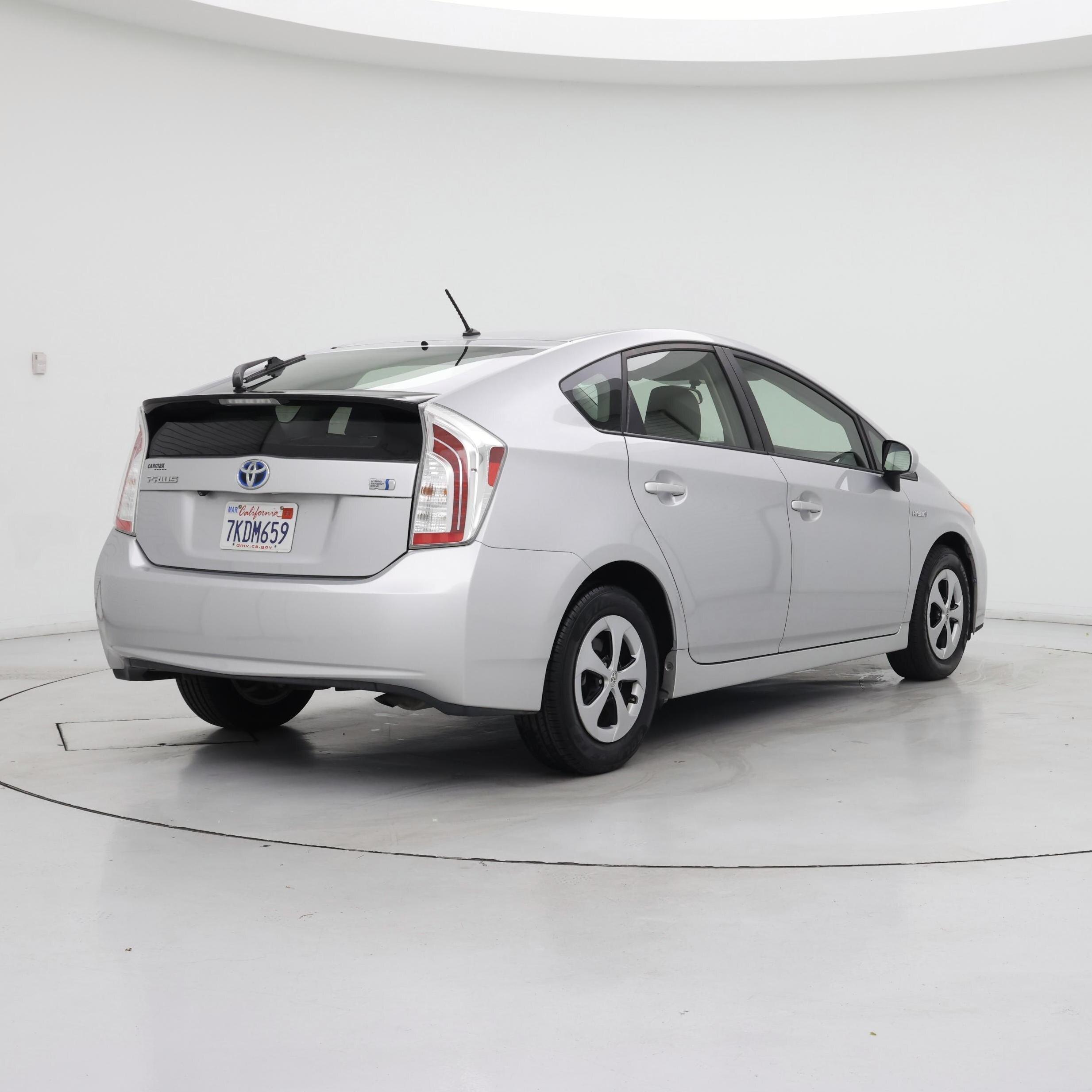 Thumbnail: 2015 Toyota Prius - 8