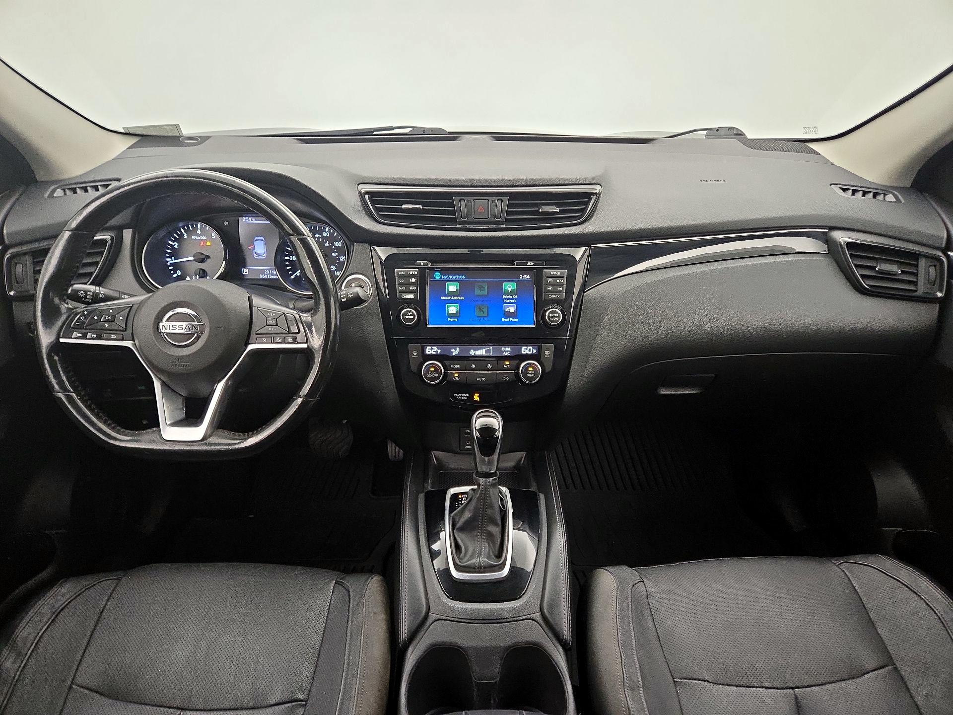 Thumbnail: 2017 Nissan Rogue Sport - 9