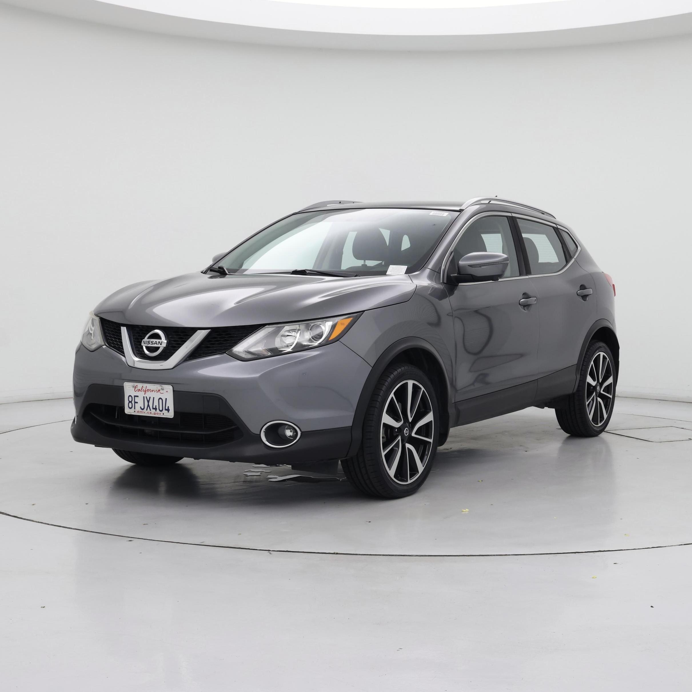 Thumbnail: 2017 Nissan Rogue Sport - 4