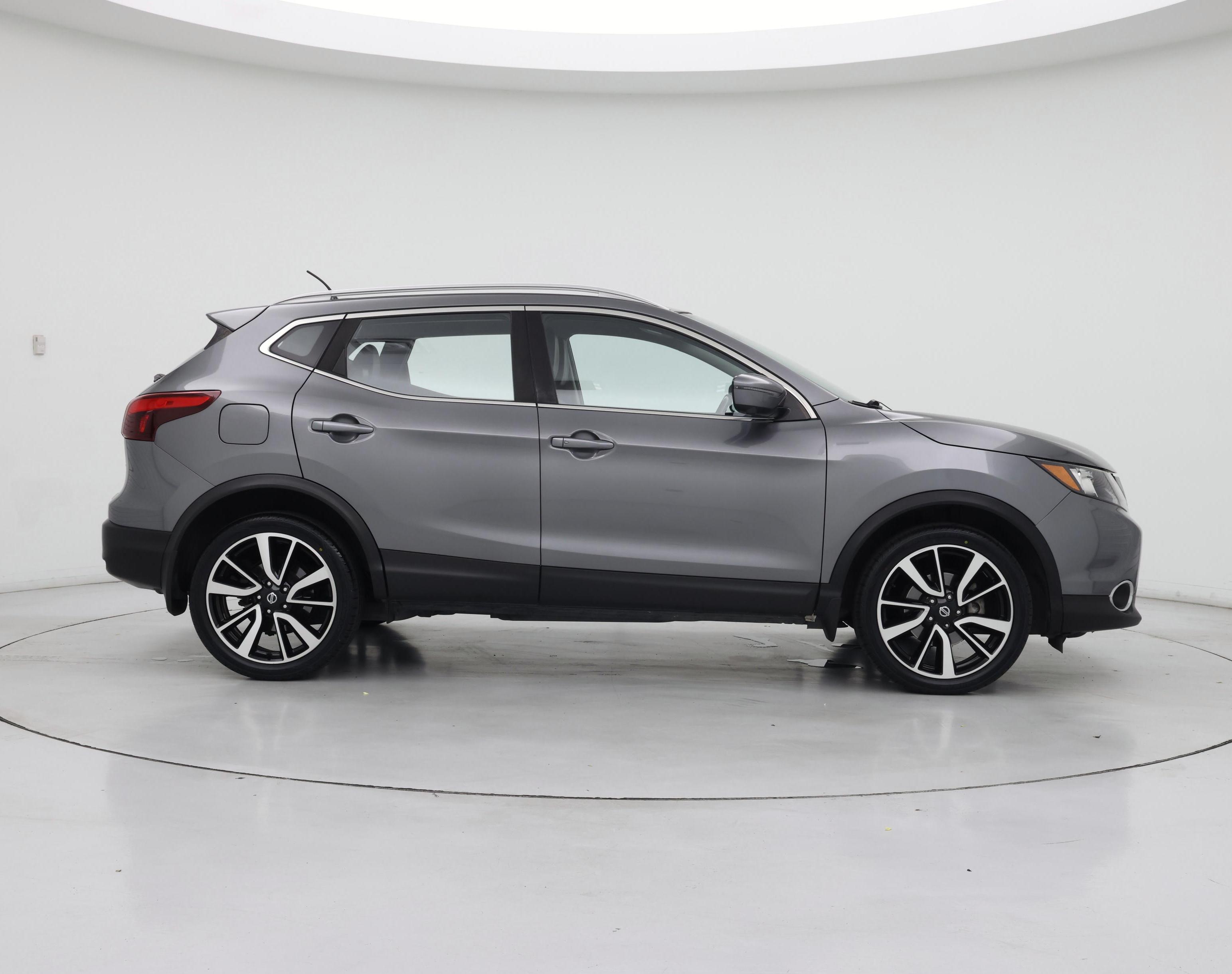 Thumbnail: 2017 Nissan Rogue Sport - 7