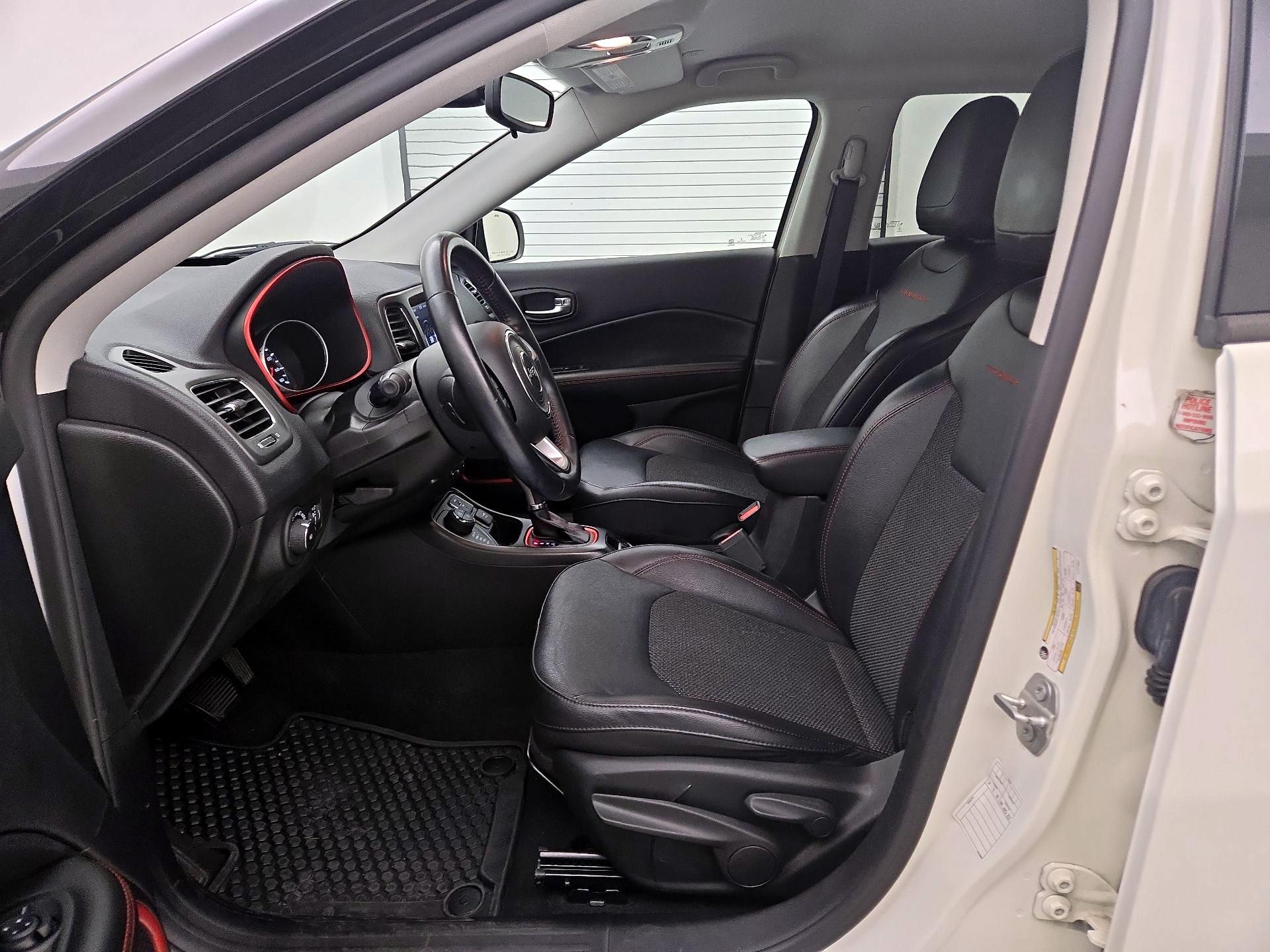 Thumbnail: 2020 Jeep Compass - 11