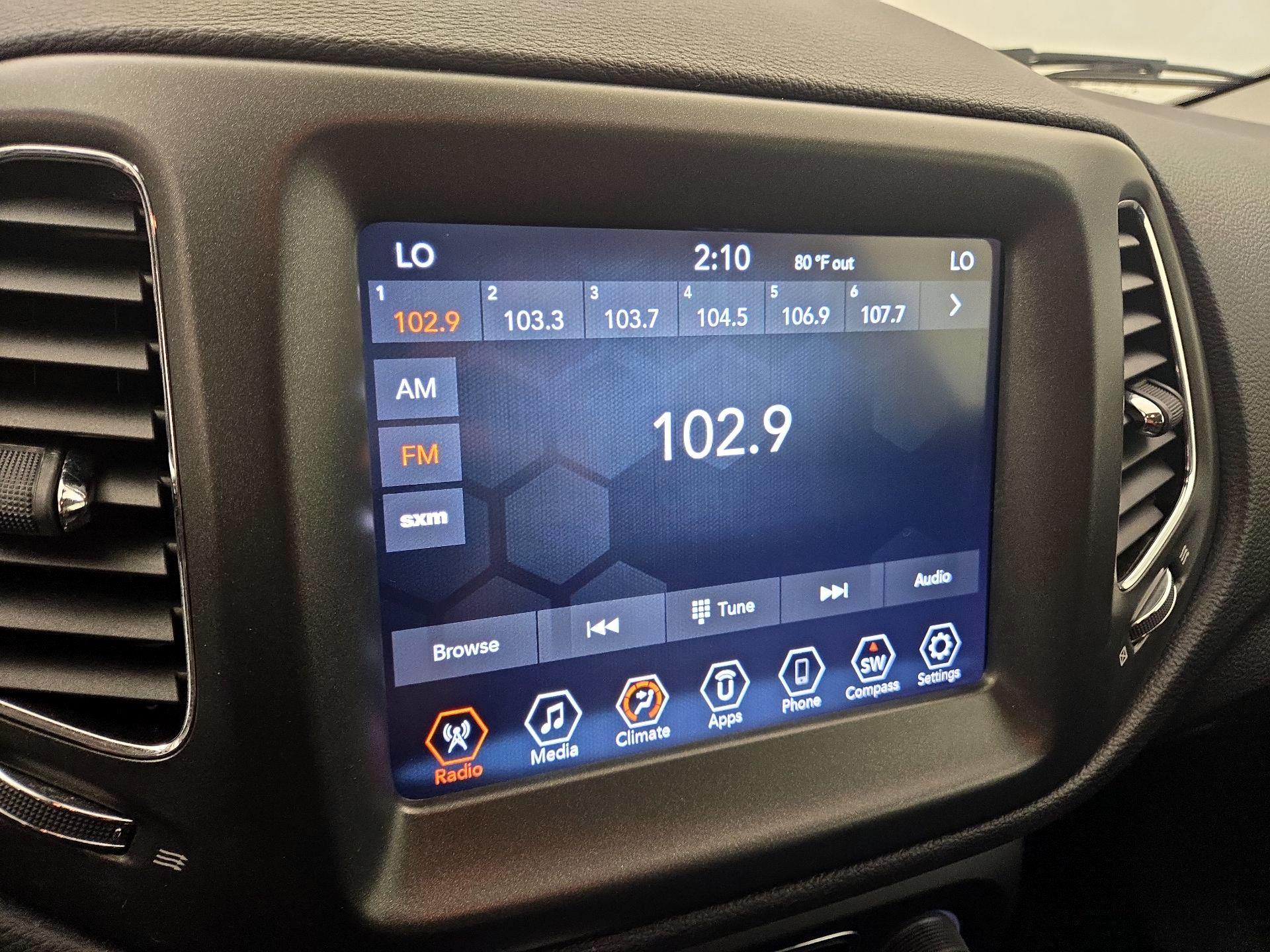 Thumbnail: 2020 Jeep Compass - 16