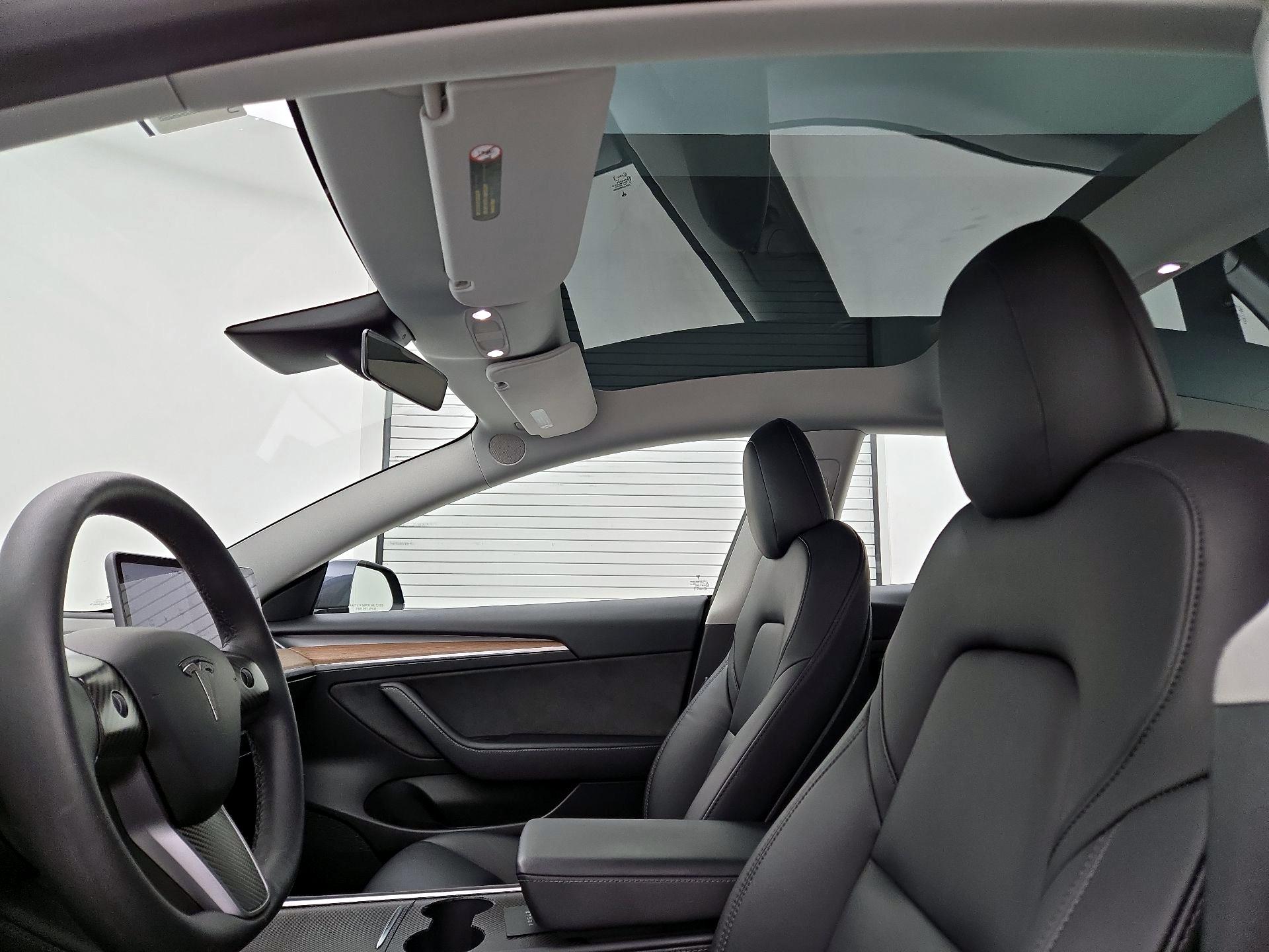 Thumbnail: 2023 Tesla Model 3 - 19