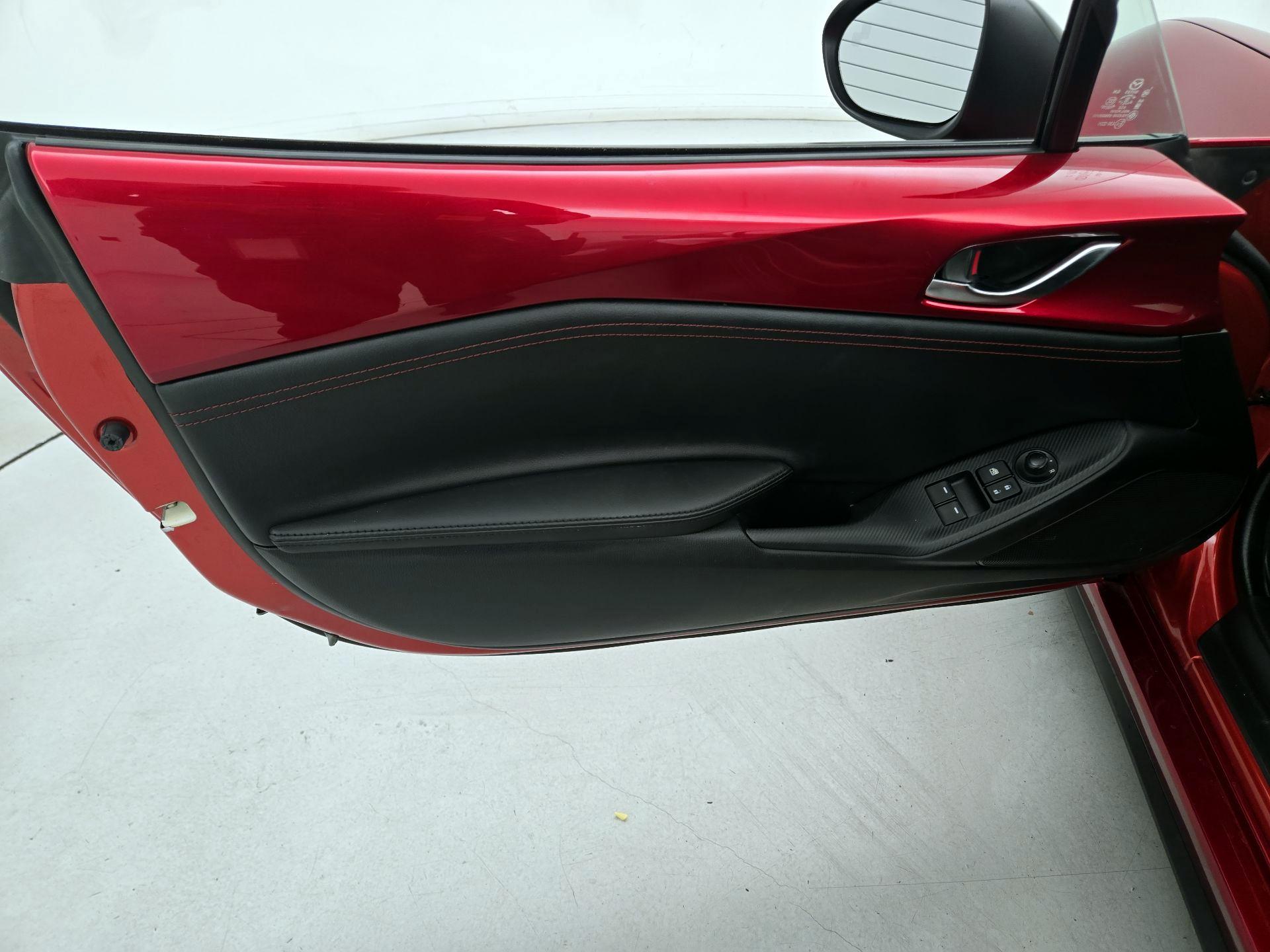 Thumbnail: 2019 Mazda MX-5 Miata - 12