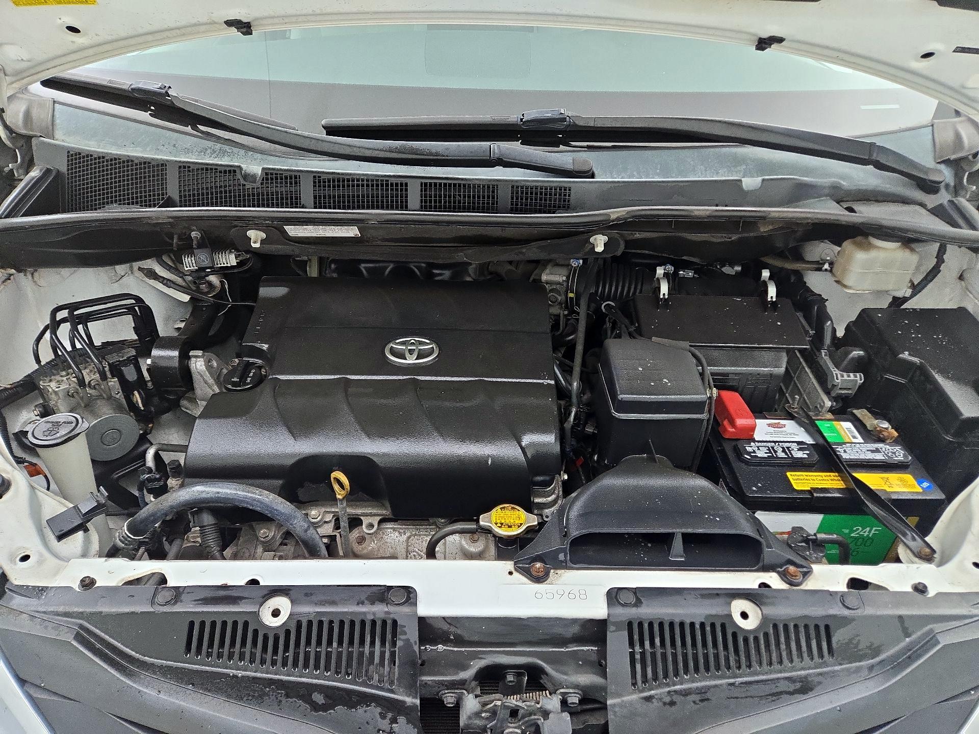 Thumbnail: 2014 Toyota Sienna - 20