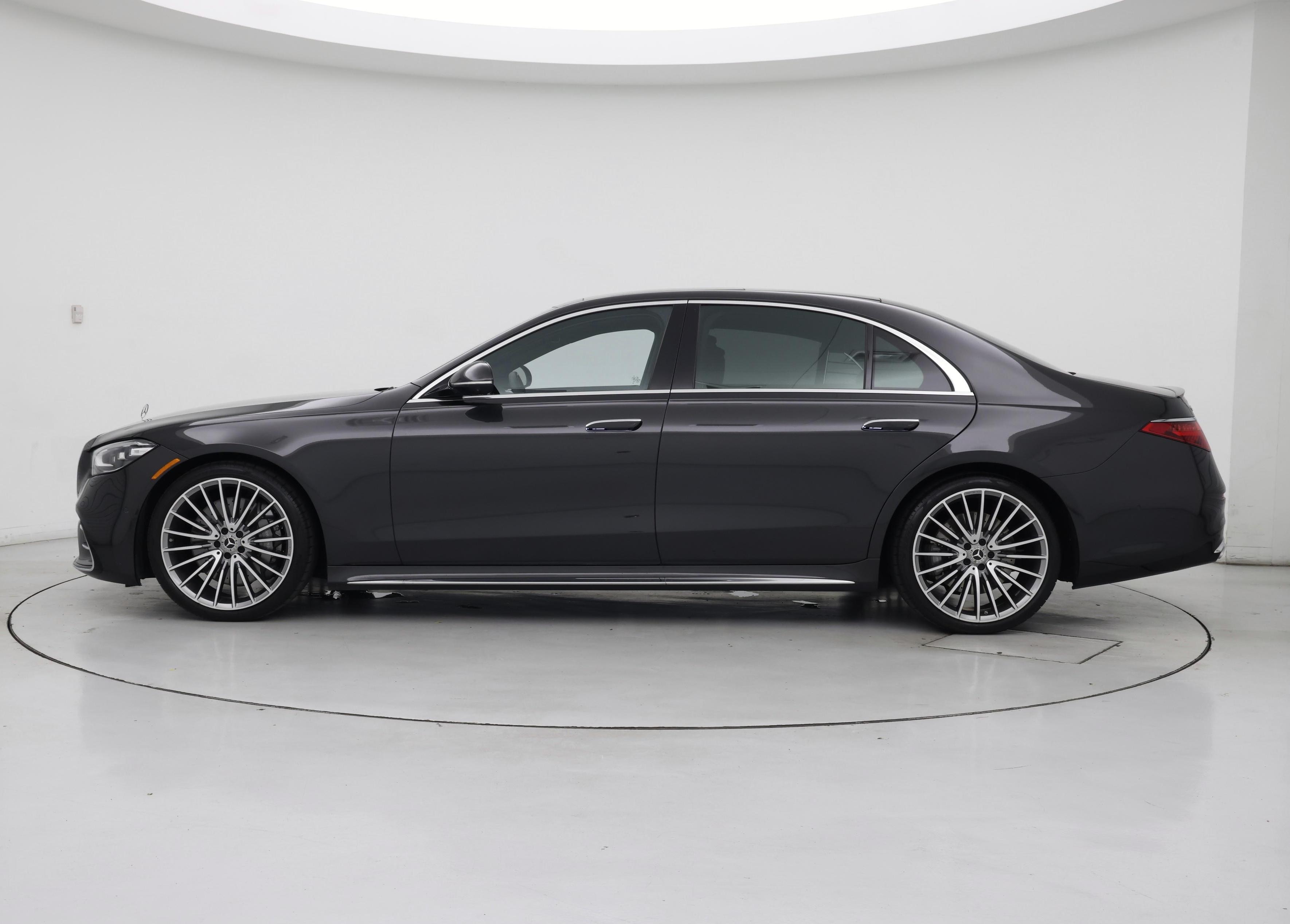Thumbnail: 2023 Mercedes-Benz S-Class - 3