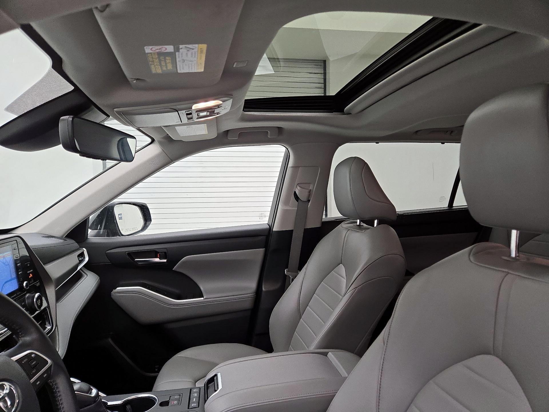 Thumbnail: 2022 Toyota Highlander - 20