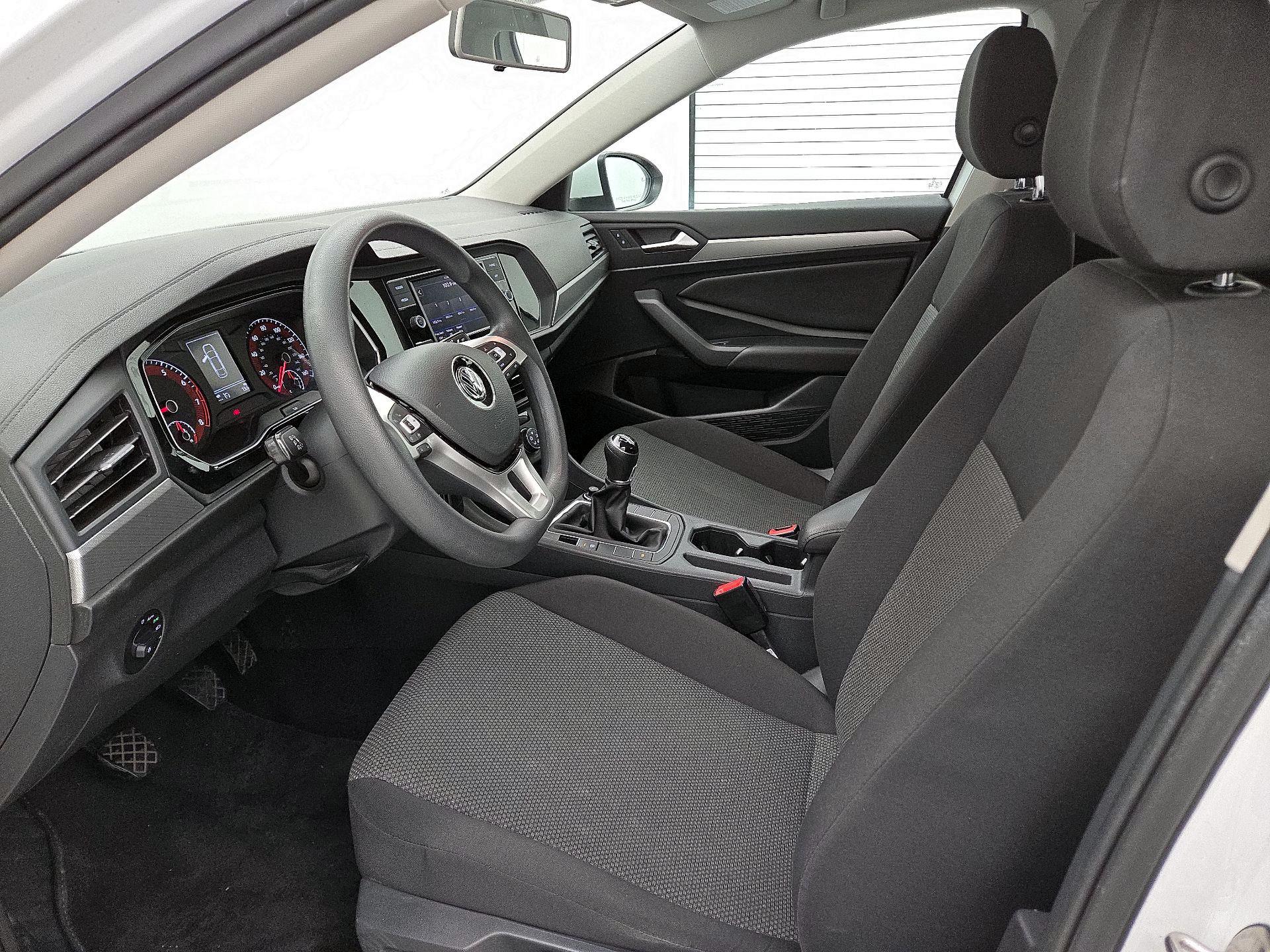 Thumbnail: 2019 Volkswagen Jetta - 11