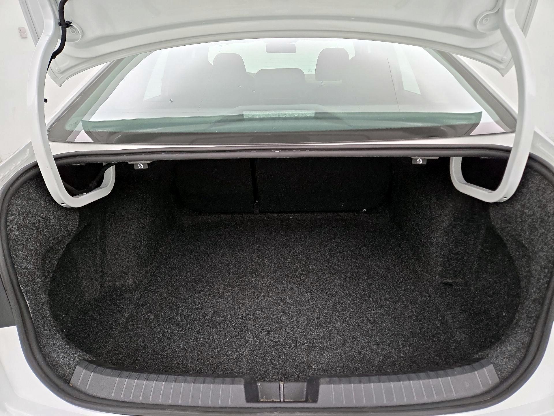 Thumbnail: 2019 Volkswagen Jetta - 20
