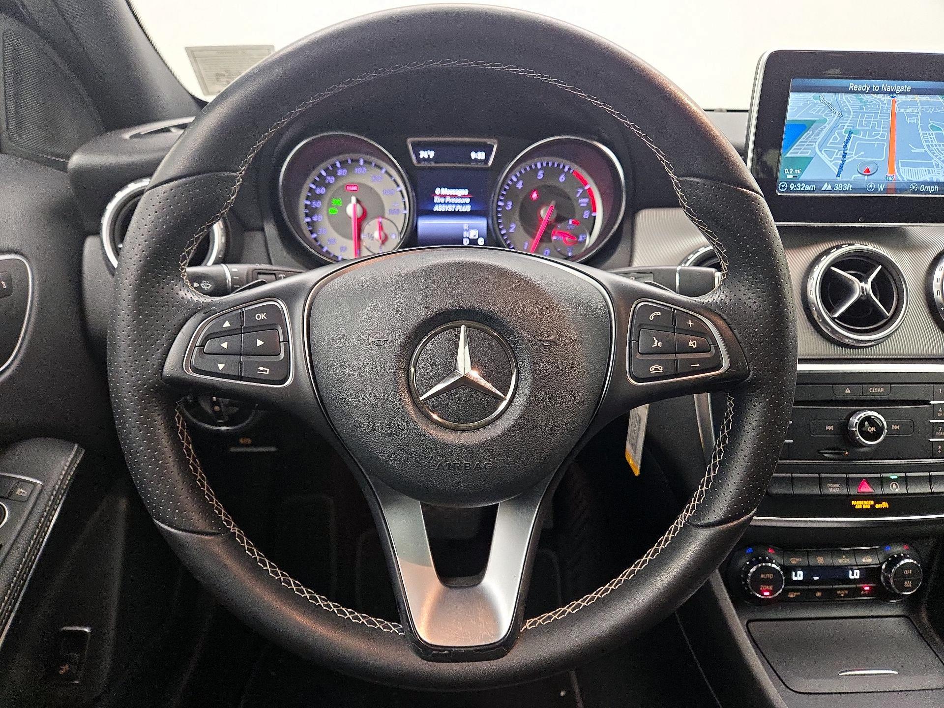 Thumbnail: 2016 Mercedes-Benz GLA - 10