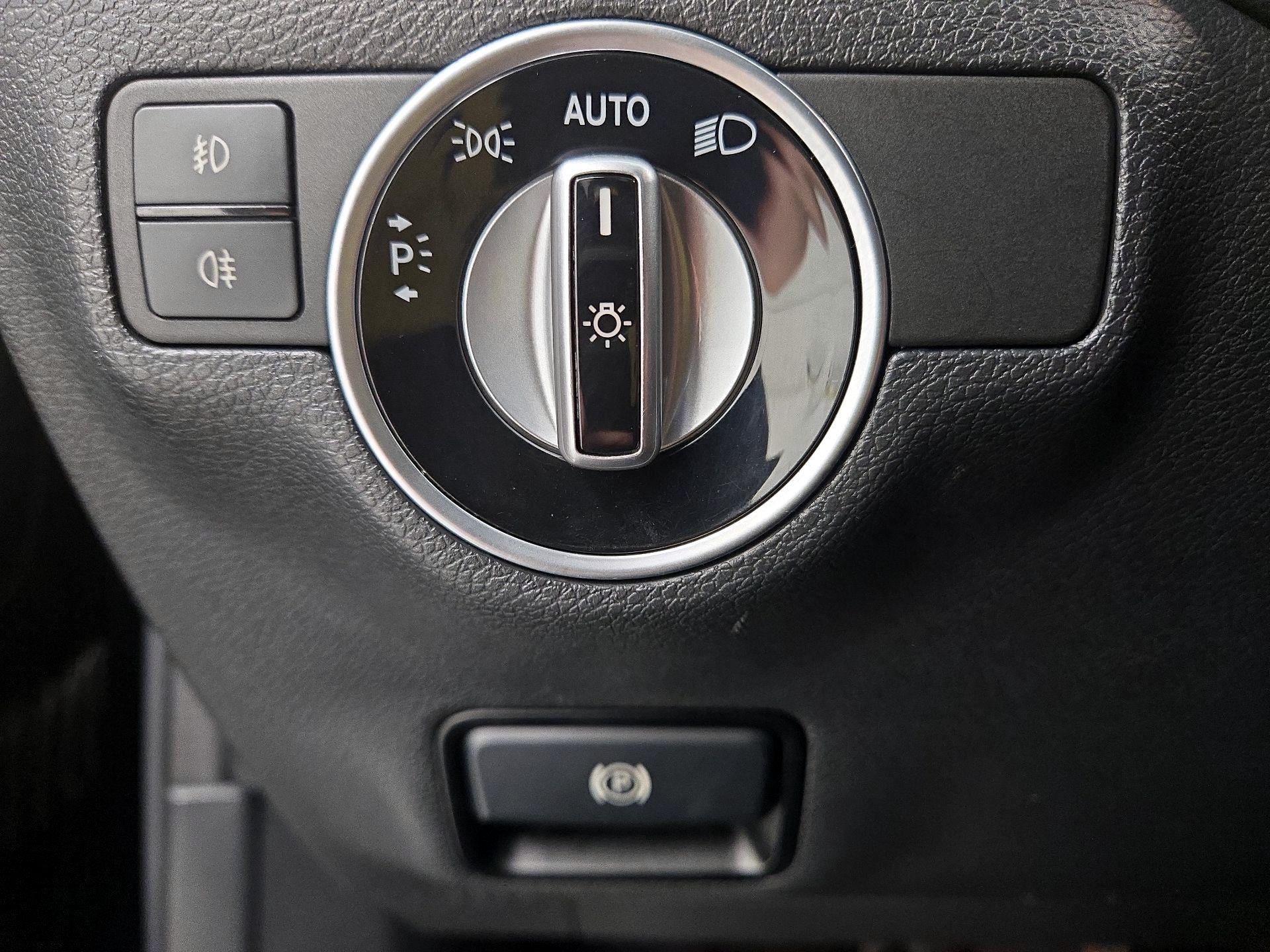 Thumbnail: 2016 Mercedes-Benz GLA - 13