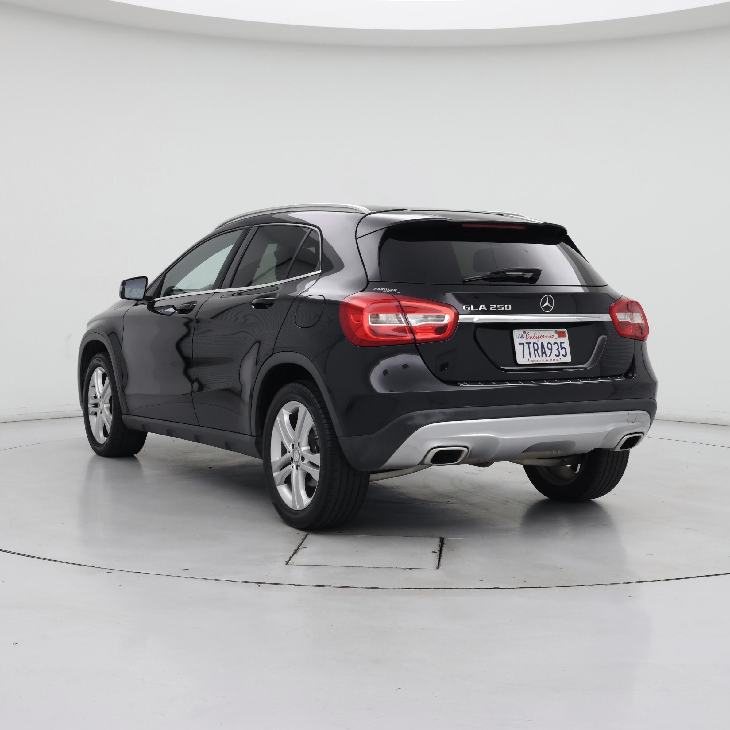 Thumbnail: 2016 Mercedes-Benz GLA - 2