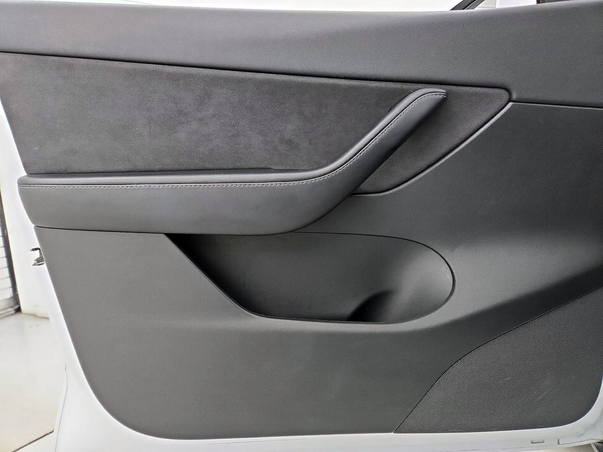 Thumbnail: 2021 Tesla Model Y - 12