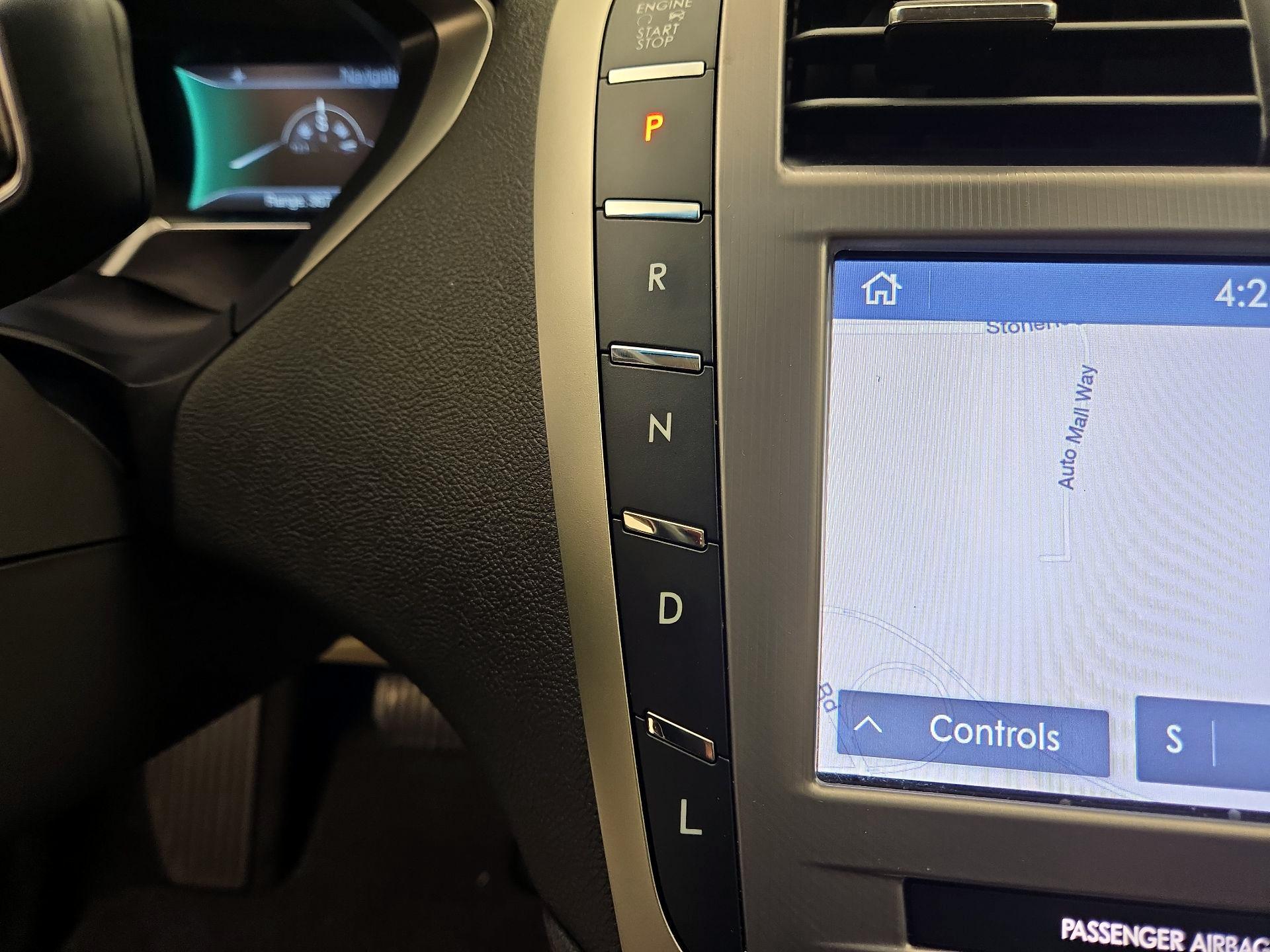Thumbnail: 2020 Lincoln MKZ - 18
