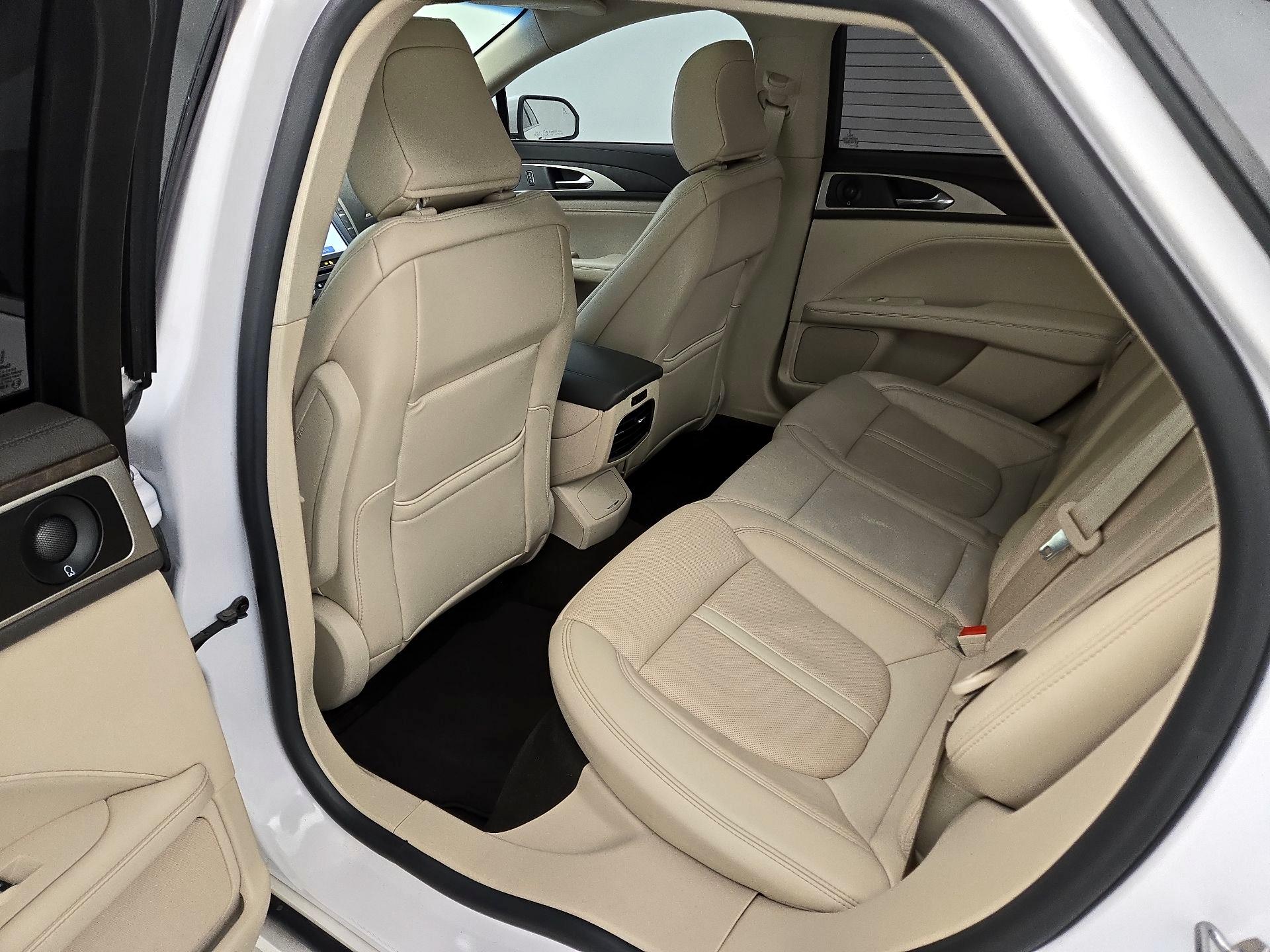 Thumbnail: 2020 Lincoln MKZ - 20