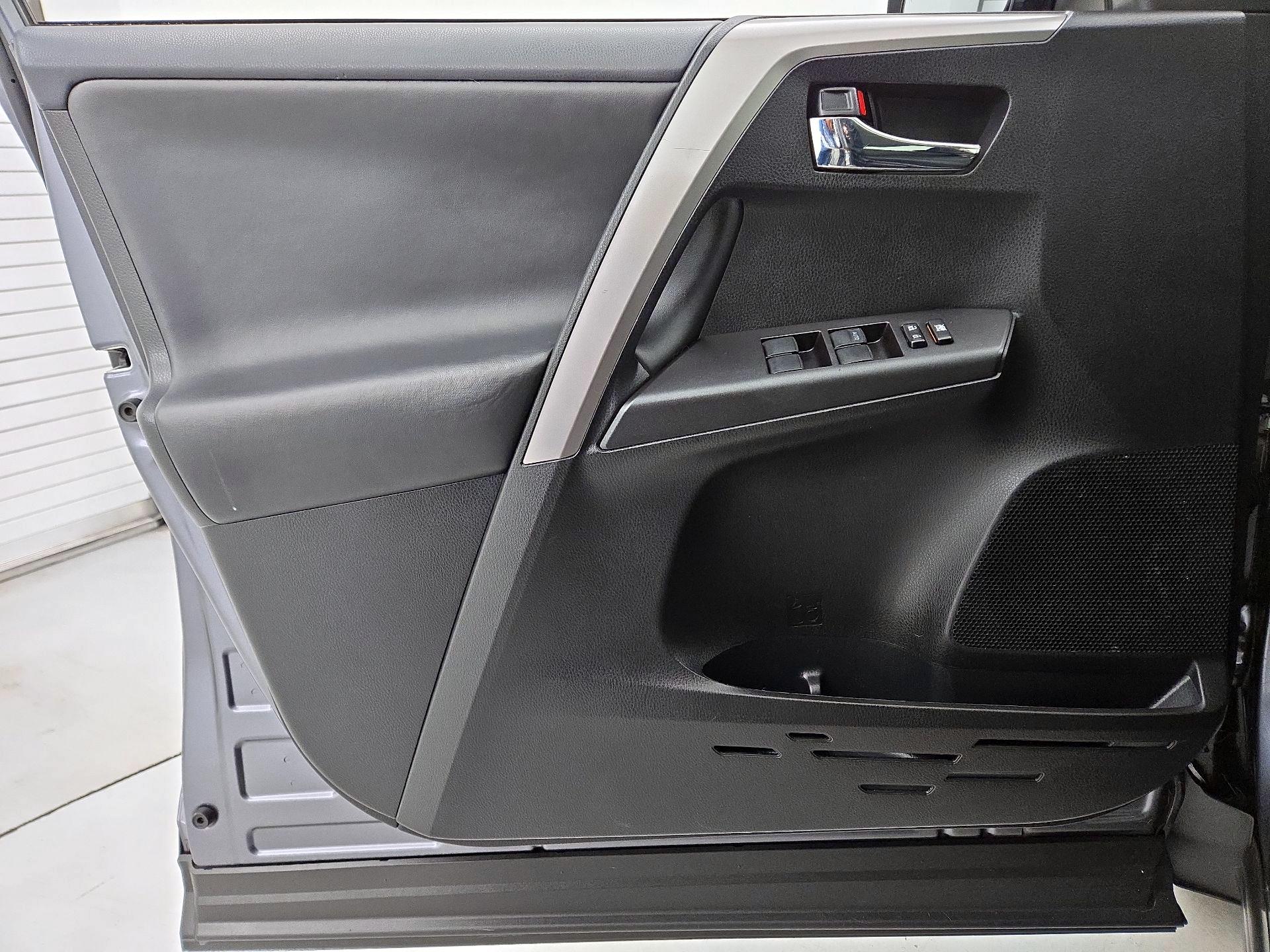 Thumbnail: 2017 Toyota RAV4 - 12