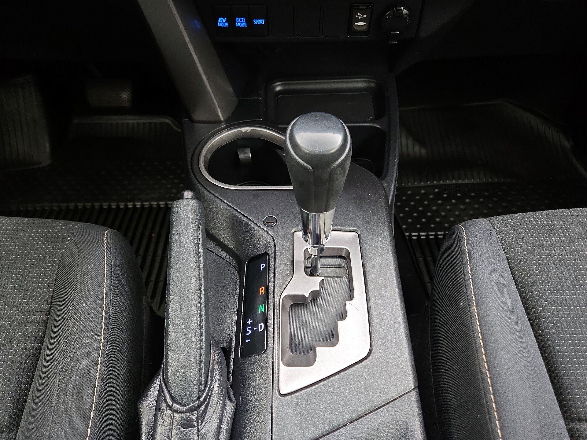 Thumbnail: 2017 Toyota RAV4 - 18