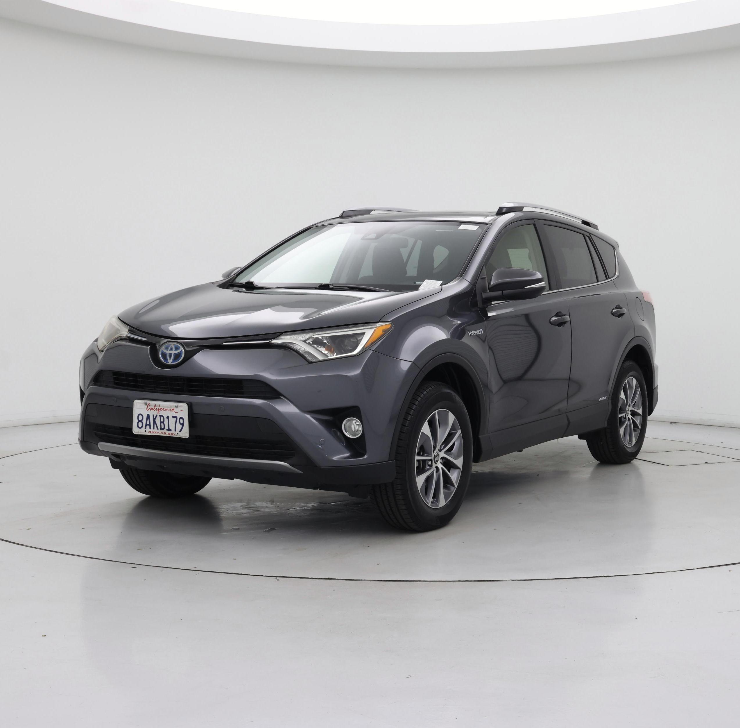 Thumbnail: 2017 Toyota RAV4 - 4