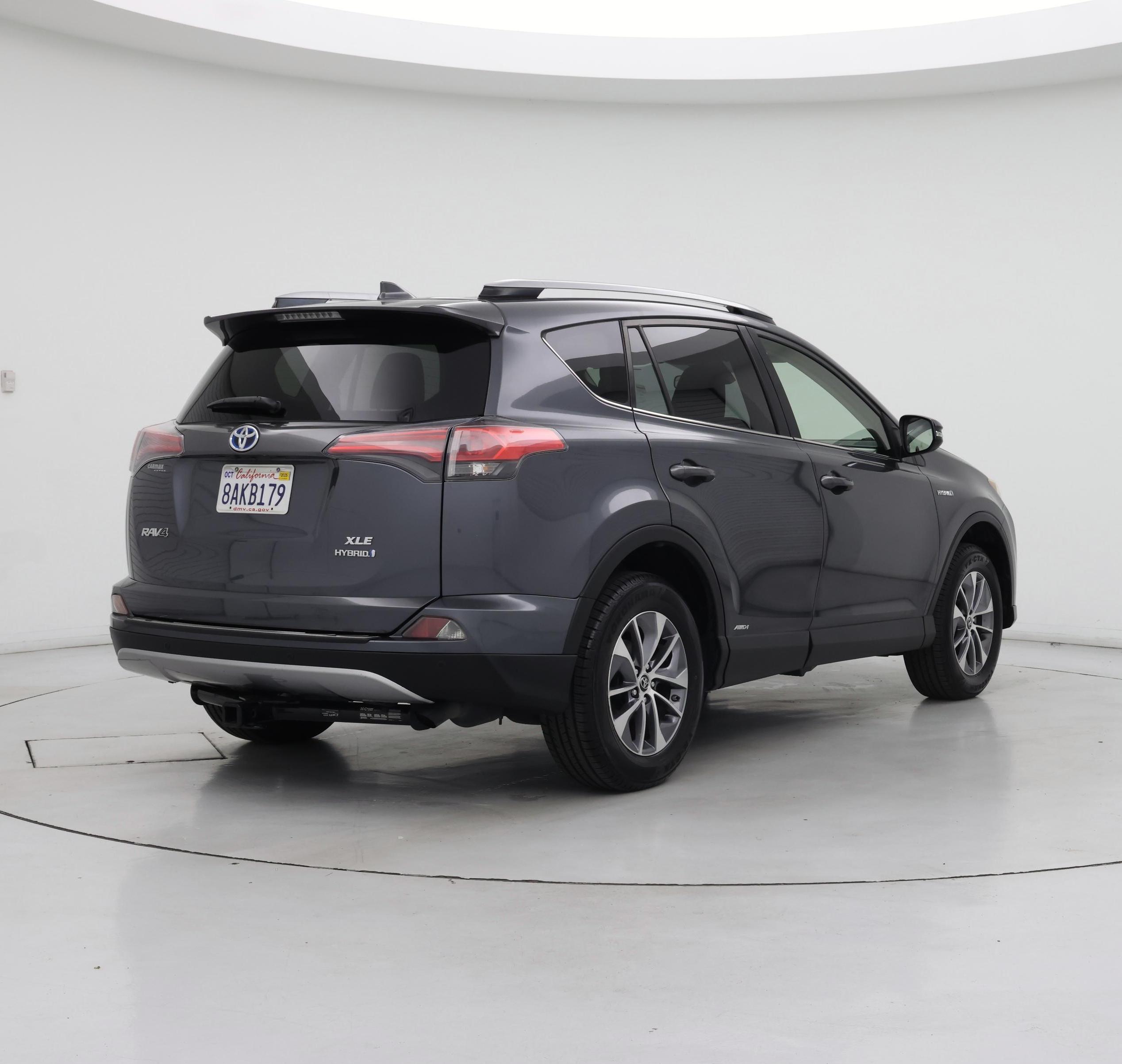 Thumbnail: 2017 Toyota RAV4 - 8