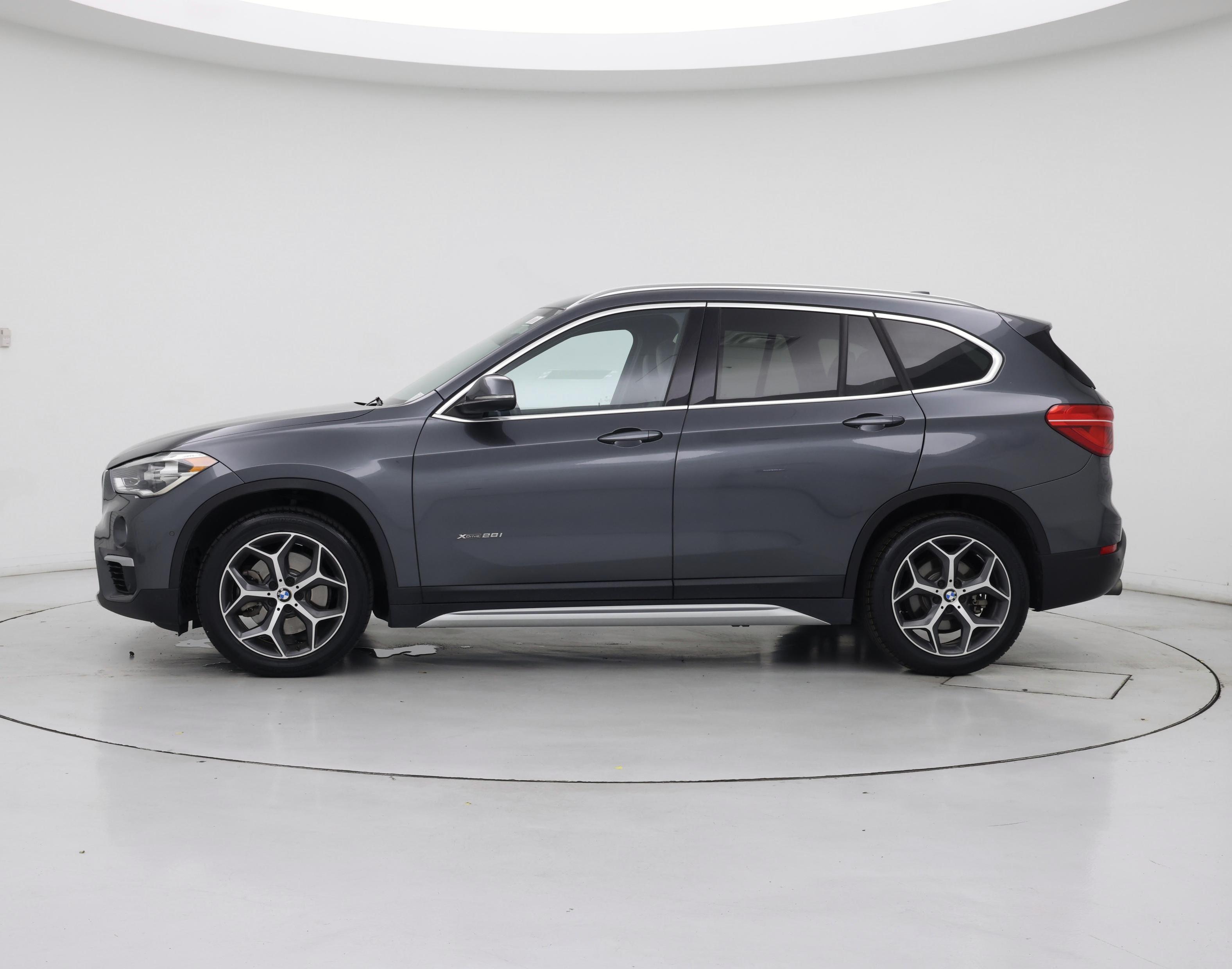 Thumbnail: 2017 BMW X1 - 3