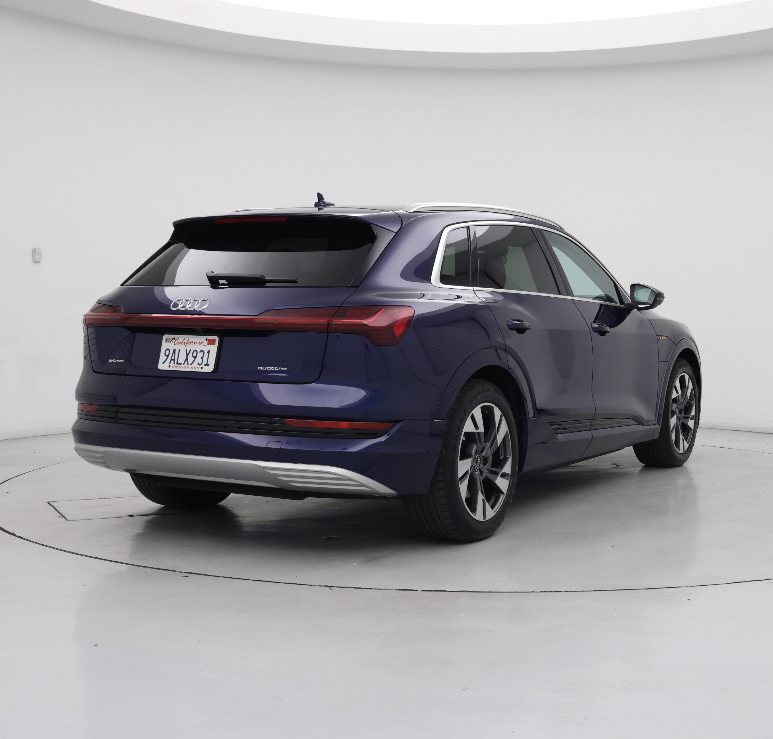 Thumbnail: 2022 Audi e-tron - 8