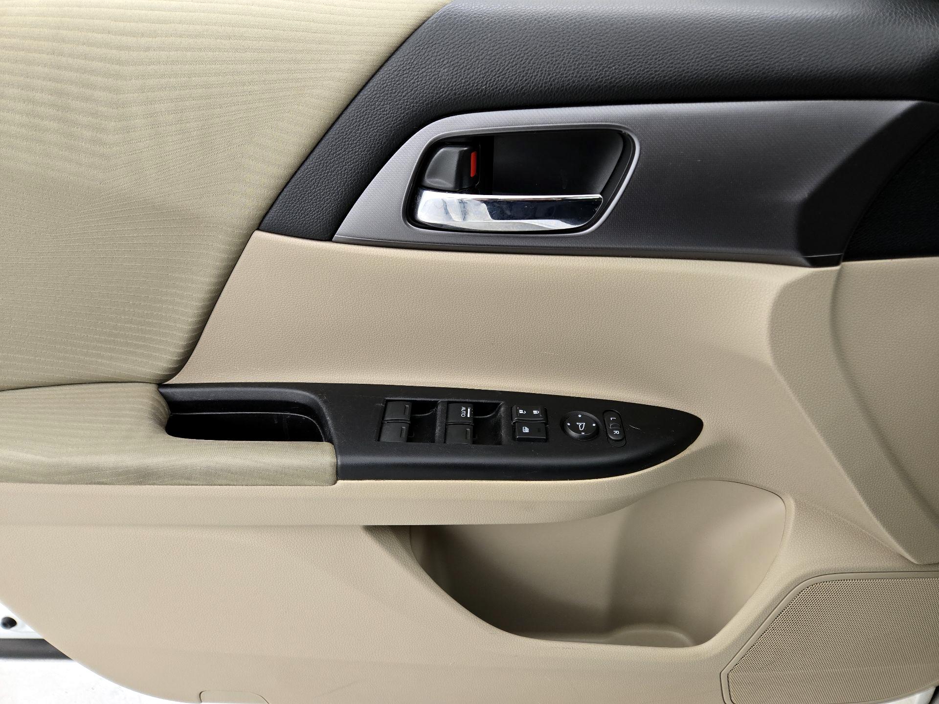 Thumbnail: 2015 Honda Accord - 12