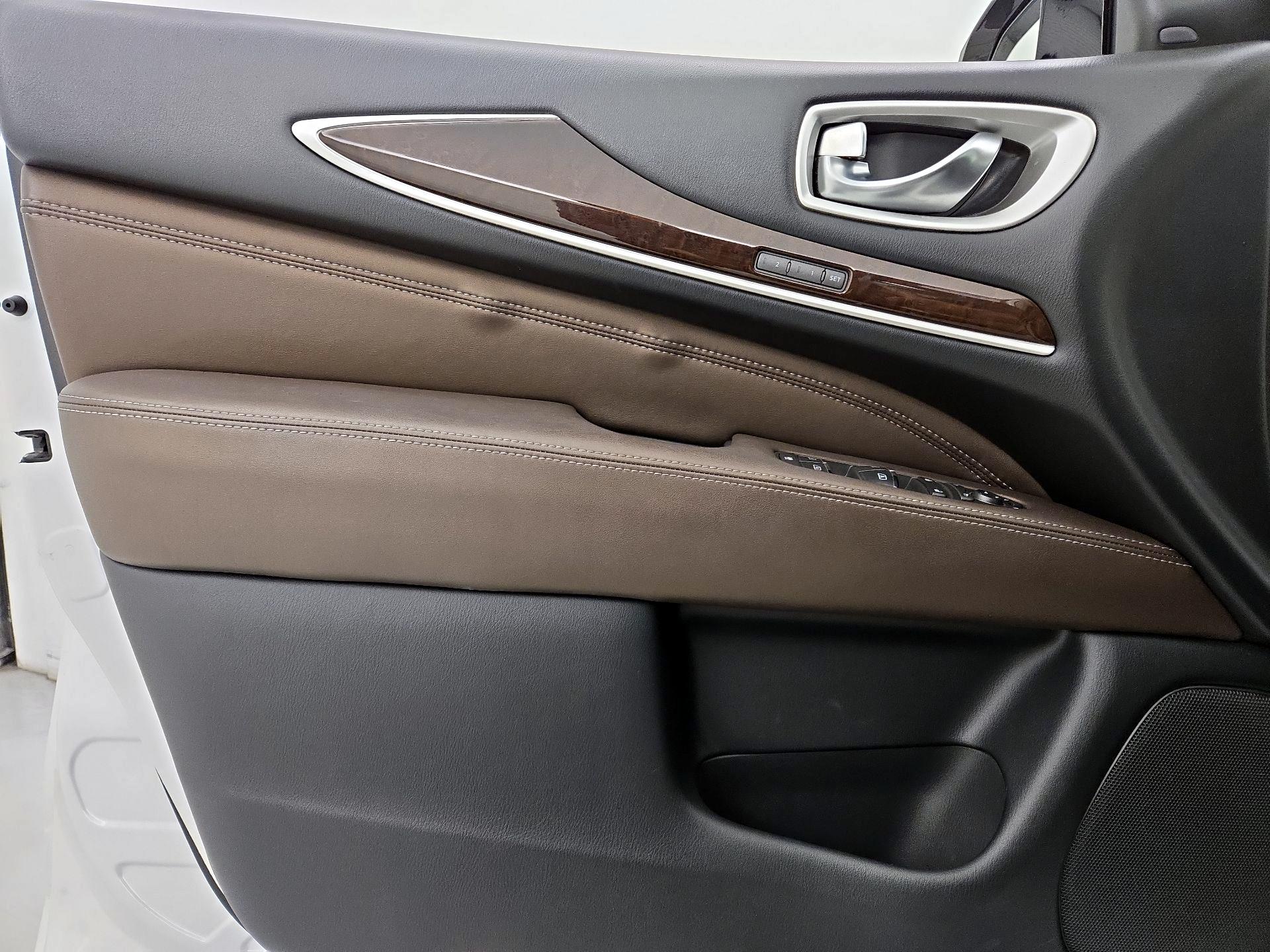 Thumbnail: 2019 INFINITI QX60 - 12