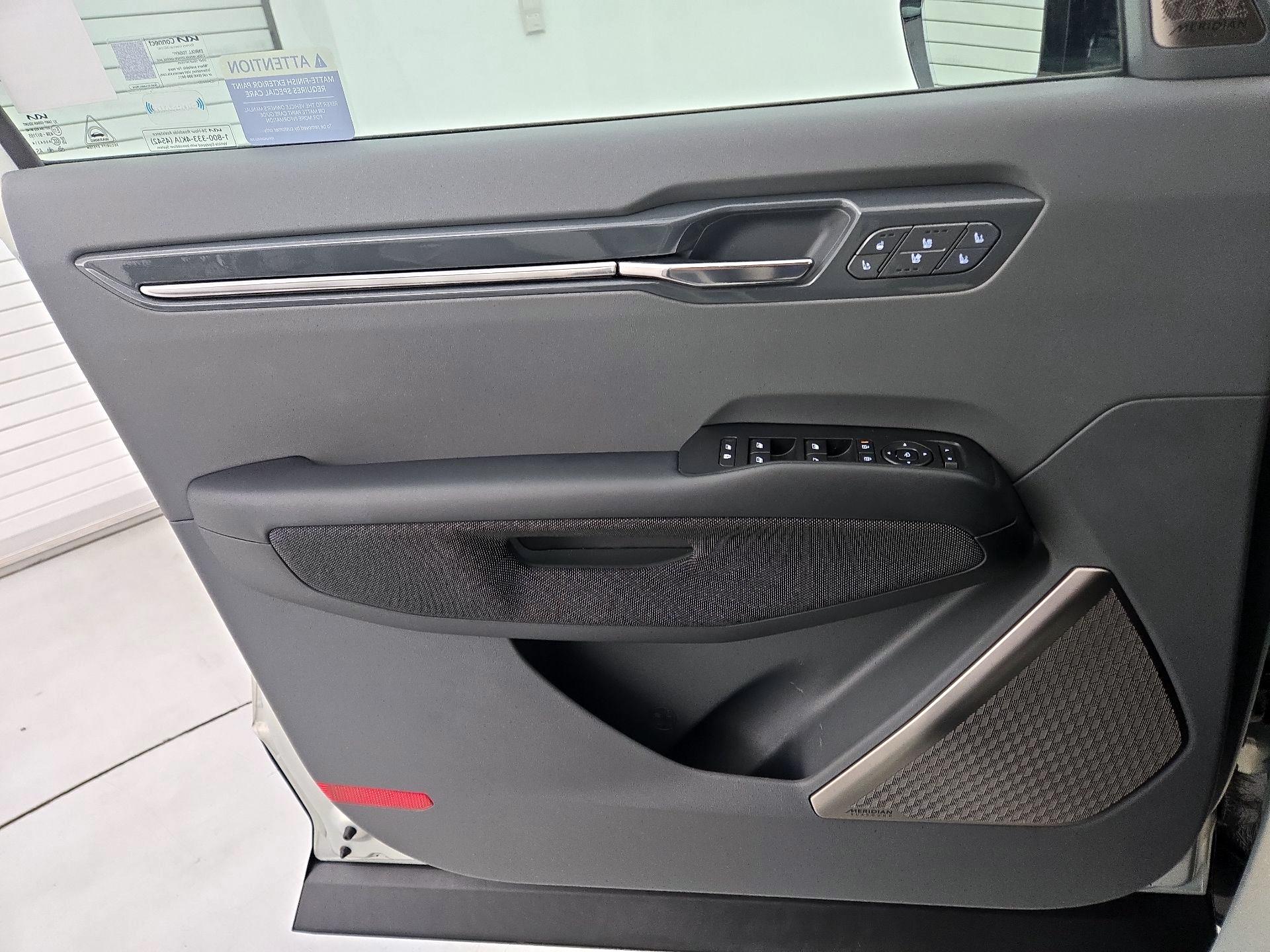 Thumbnail: 2024 Kia EV9 - 12