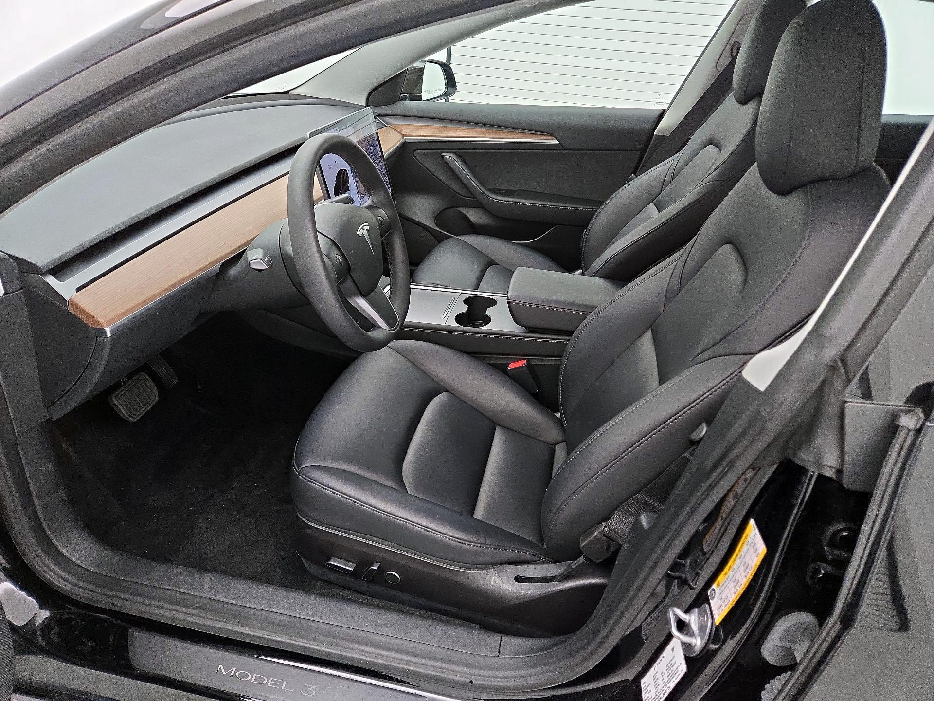 Thumbnail: 2023 Tesla Model 3 - 11