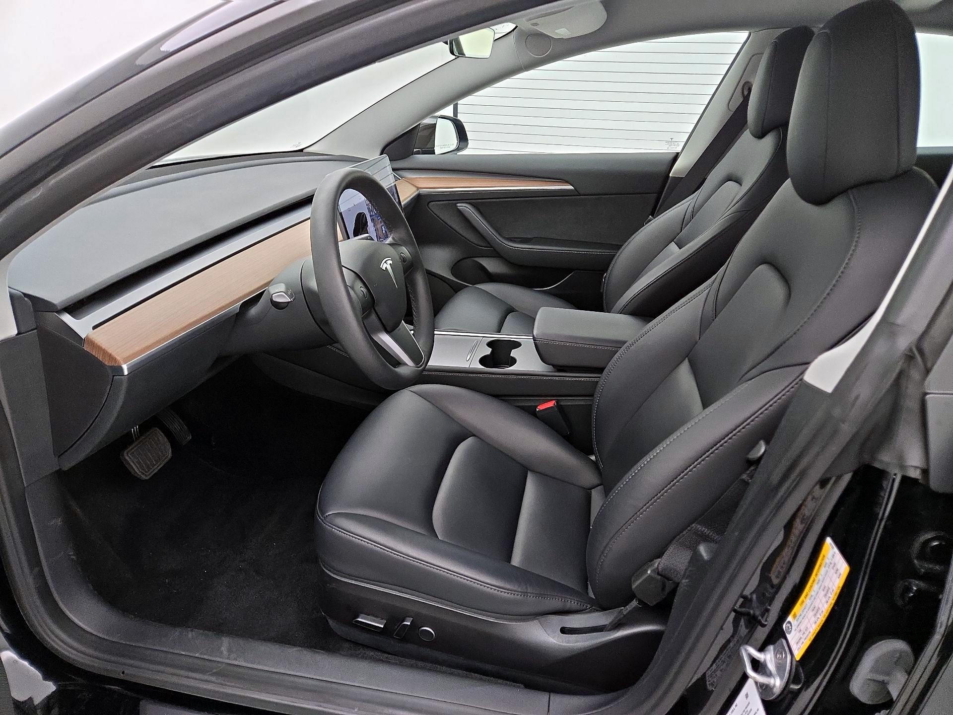 Thumbnail: 2023 Tesla Model 3 - 18